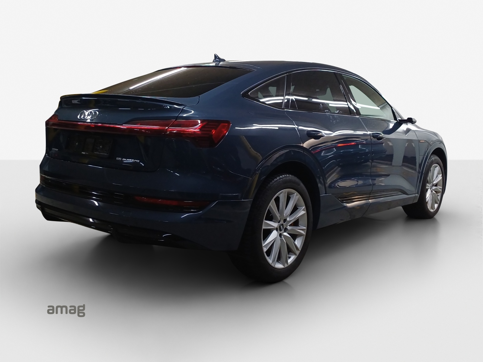AUDI e-tron 55 Sportback S Line quattro-image-5