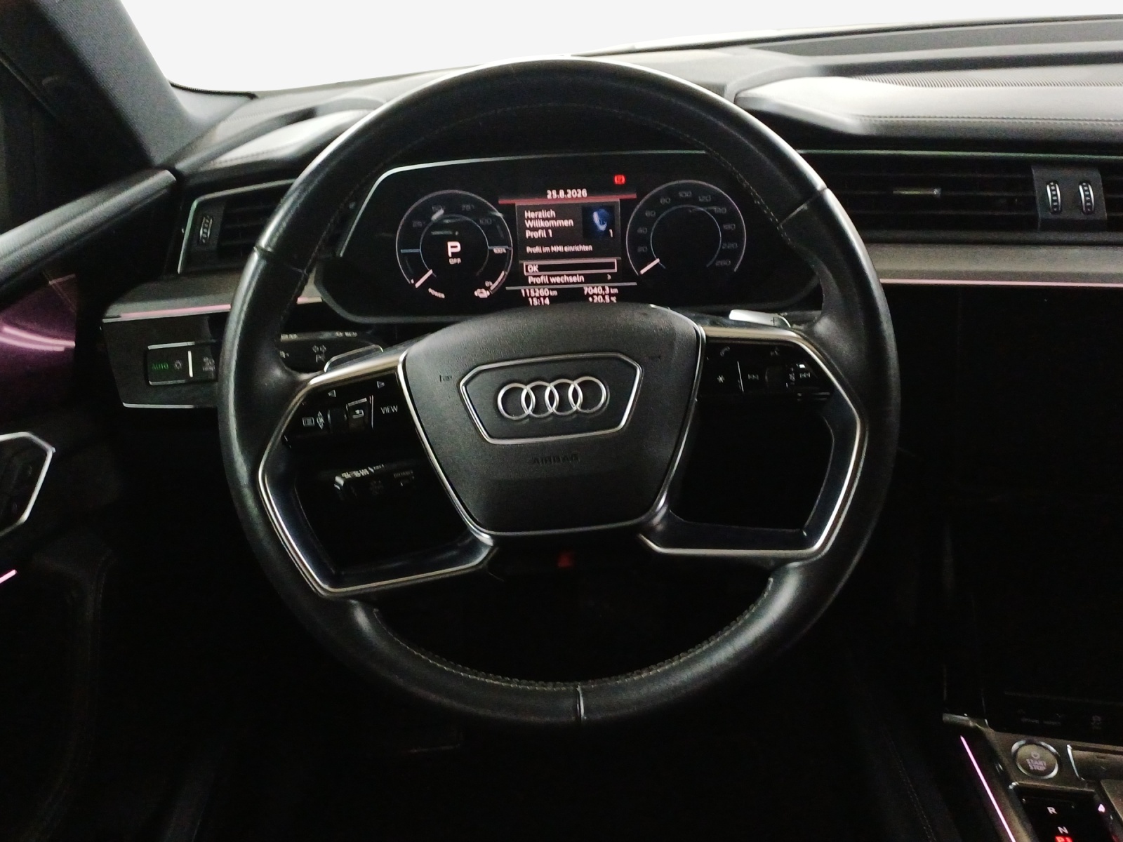 AUDI e-tron 55 Sportback S Line quattro-image-10