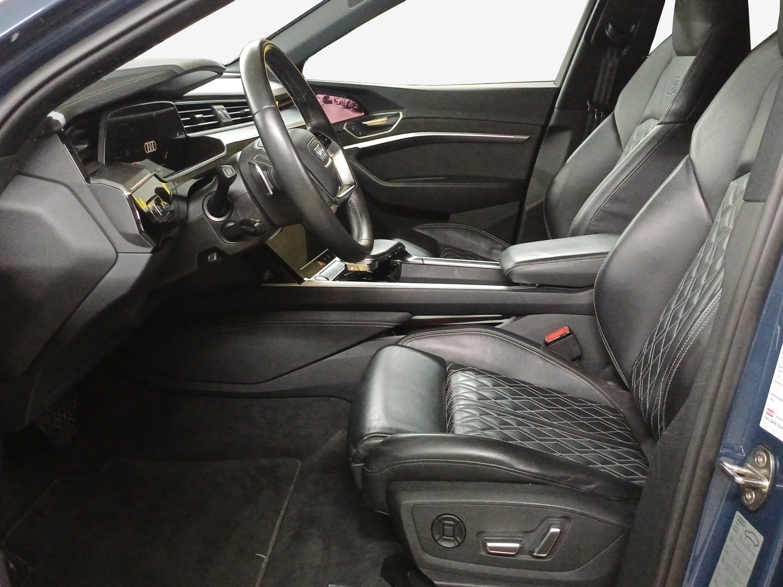 AUDI e-tron 55 Sportback S Line quattro-image-8