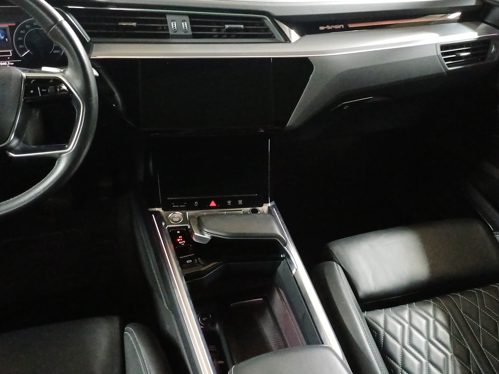 AUDI e-tron 55 Sportback S Line quattro-image-11