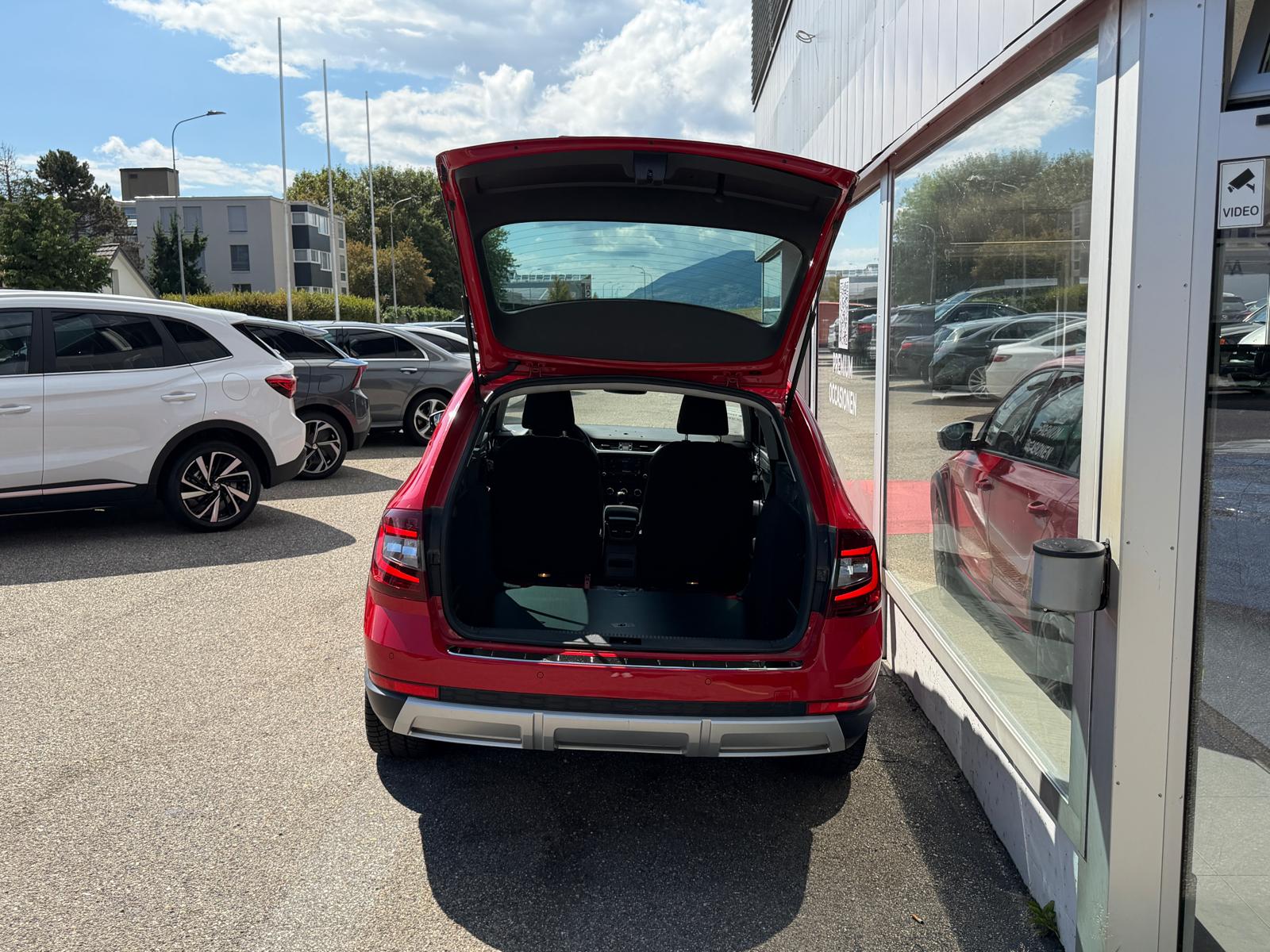 SKODA Octavia Combi 2.0 TDI Scout 4x4 DSG-image-5