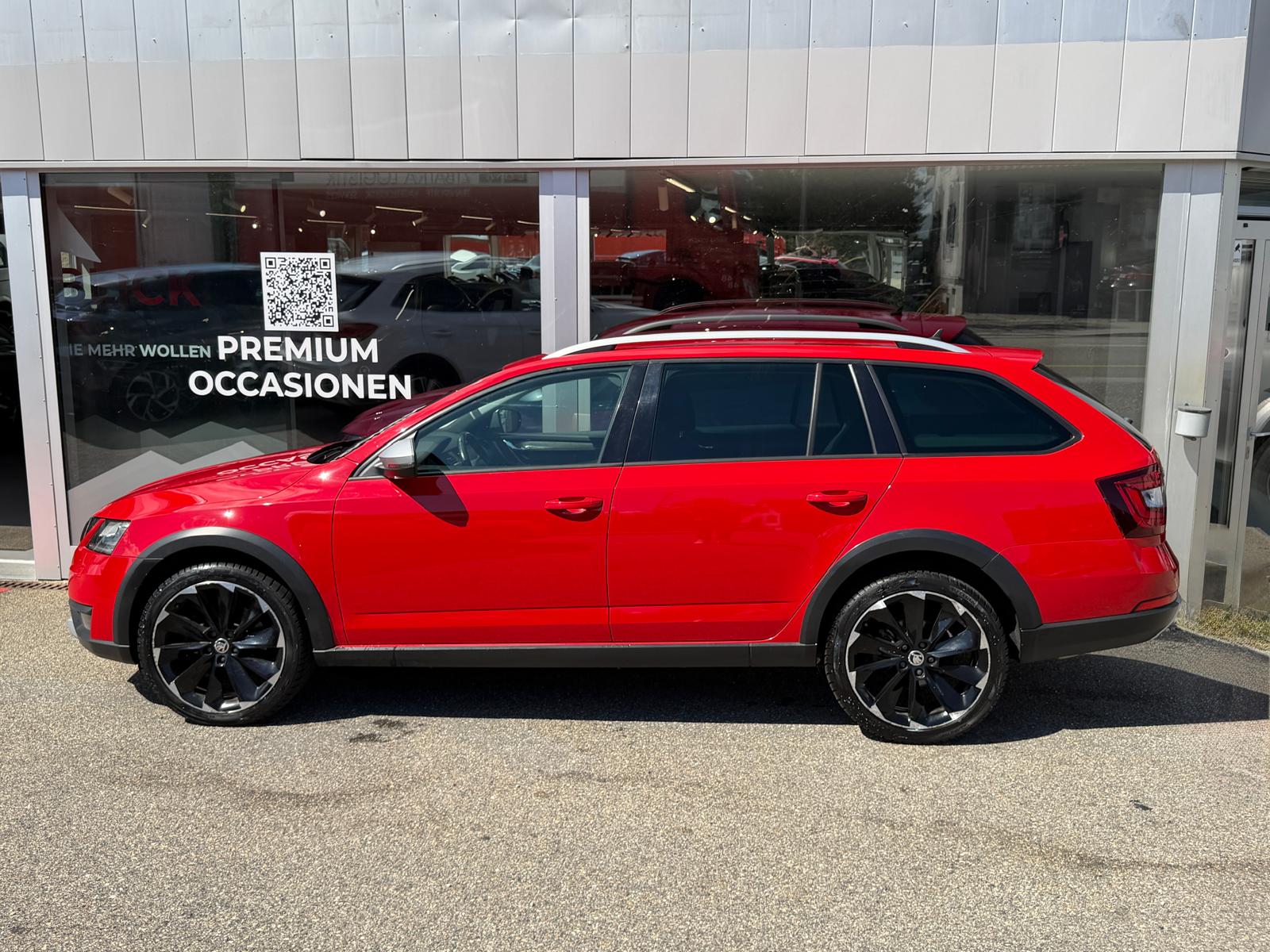 SKODA Octavia Combi 2.0 TDI Scout 4x4 DSG-image-2