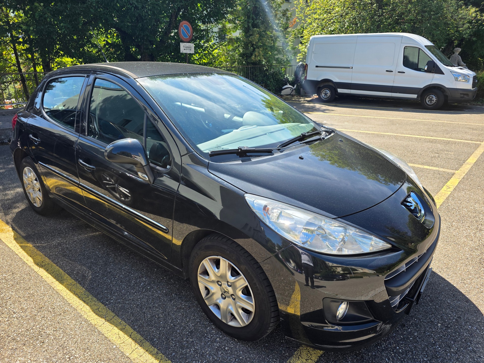 PEUGEOT 207 1.4 16V Swiss Edition-image-5