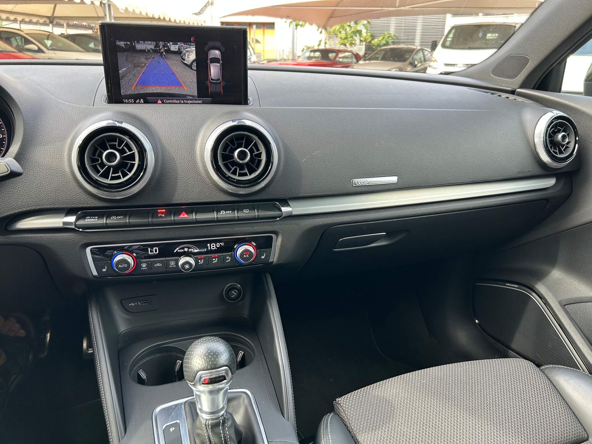 AUDI A3 Sportback 1.5 TFSI S-tronic Sport-image-13
