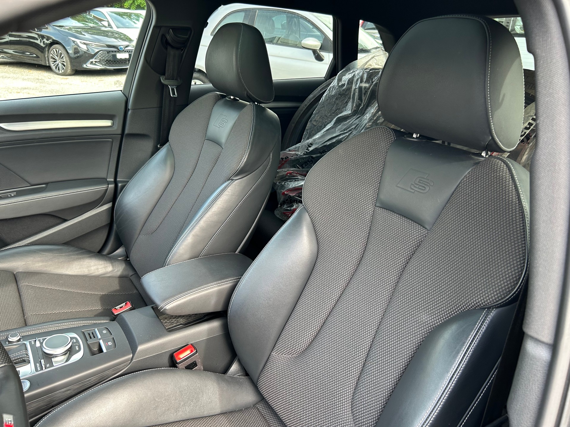 AUDI A3 Sportback 1.5 TFSI S-tronic Sport-image-12