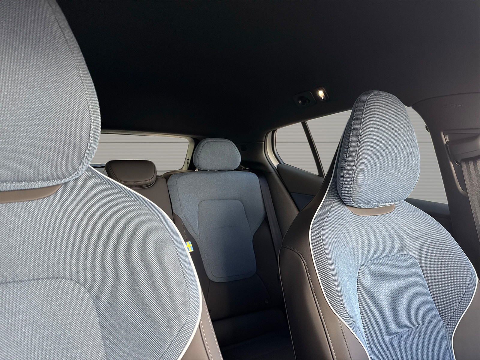 VOLVO EX30 E60 Plus Swiss Black Edition-image-10