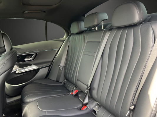 MERCEDES-BENZ E 220 d 4Matic-image-9