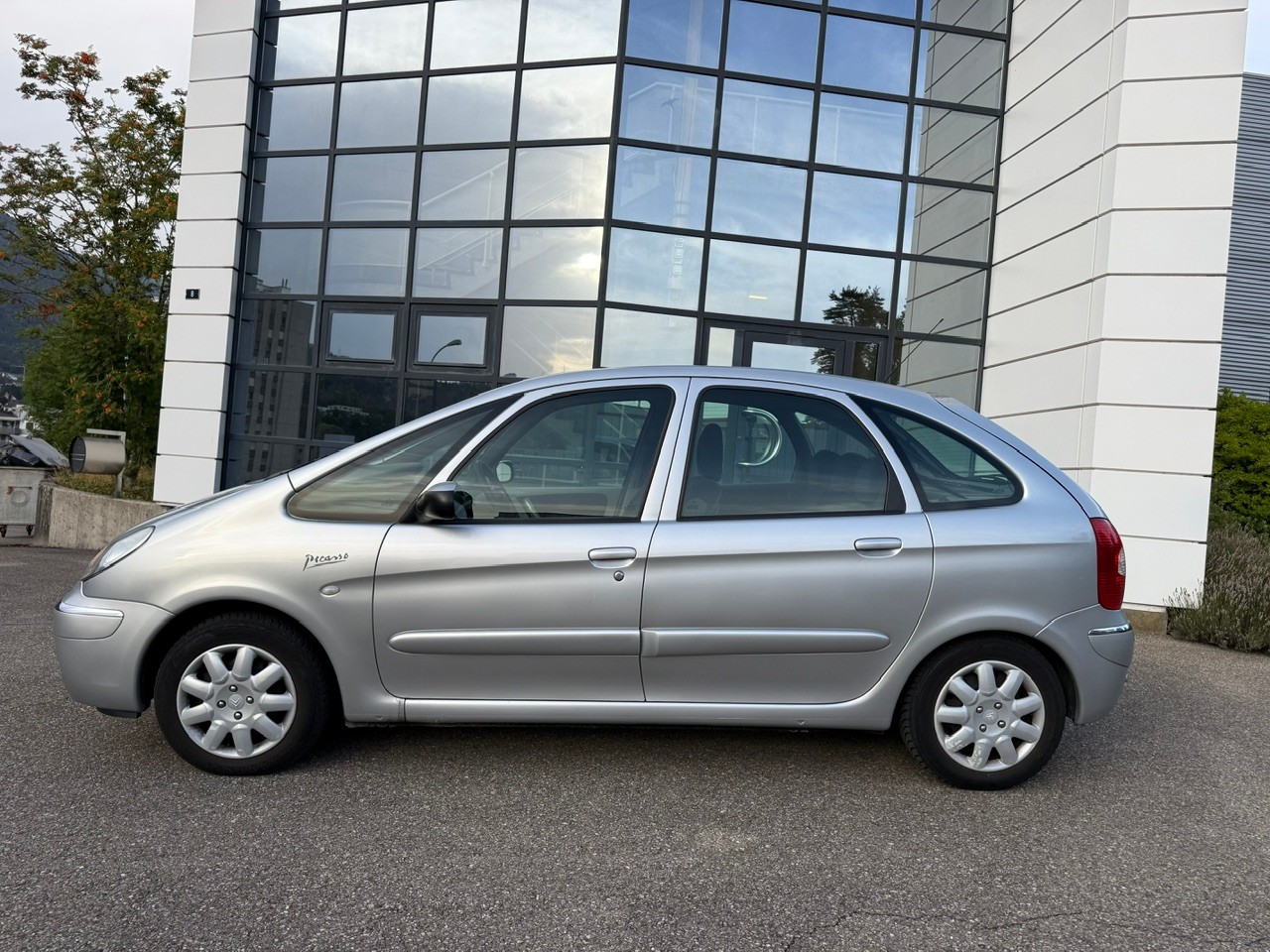 CITROEN Xsara Picasso 2.0i 16V SX Automatic-image-3