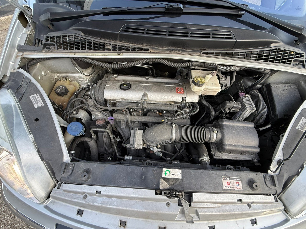 CITROEN Xsara Picasso 2.0i 16V SX Automatic-image-15