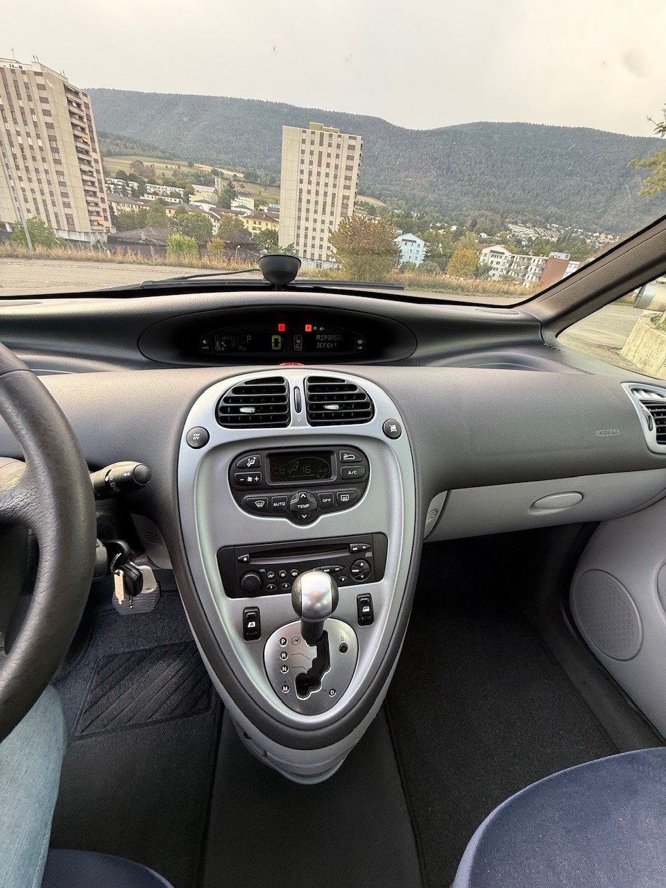 CITROEN Xsara Picasso 2.0i 16V SX Automatic-image-14
