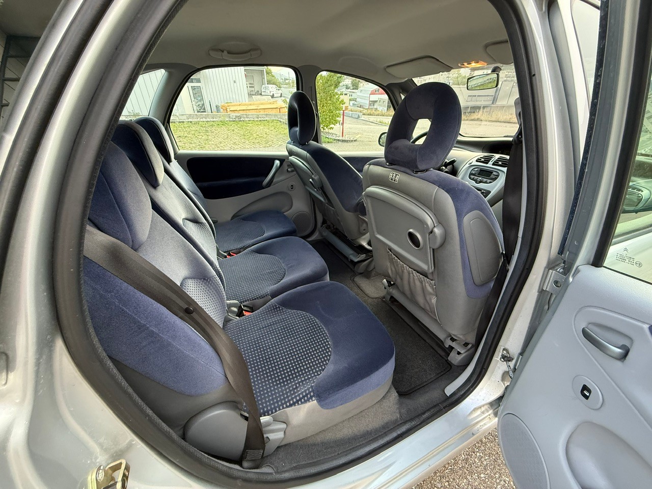 CITROEN Xsara Picasso 2.0i 16V SX Automatic-image-9