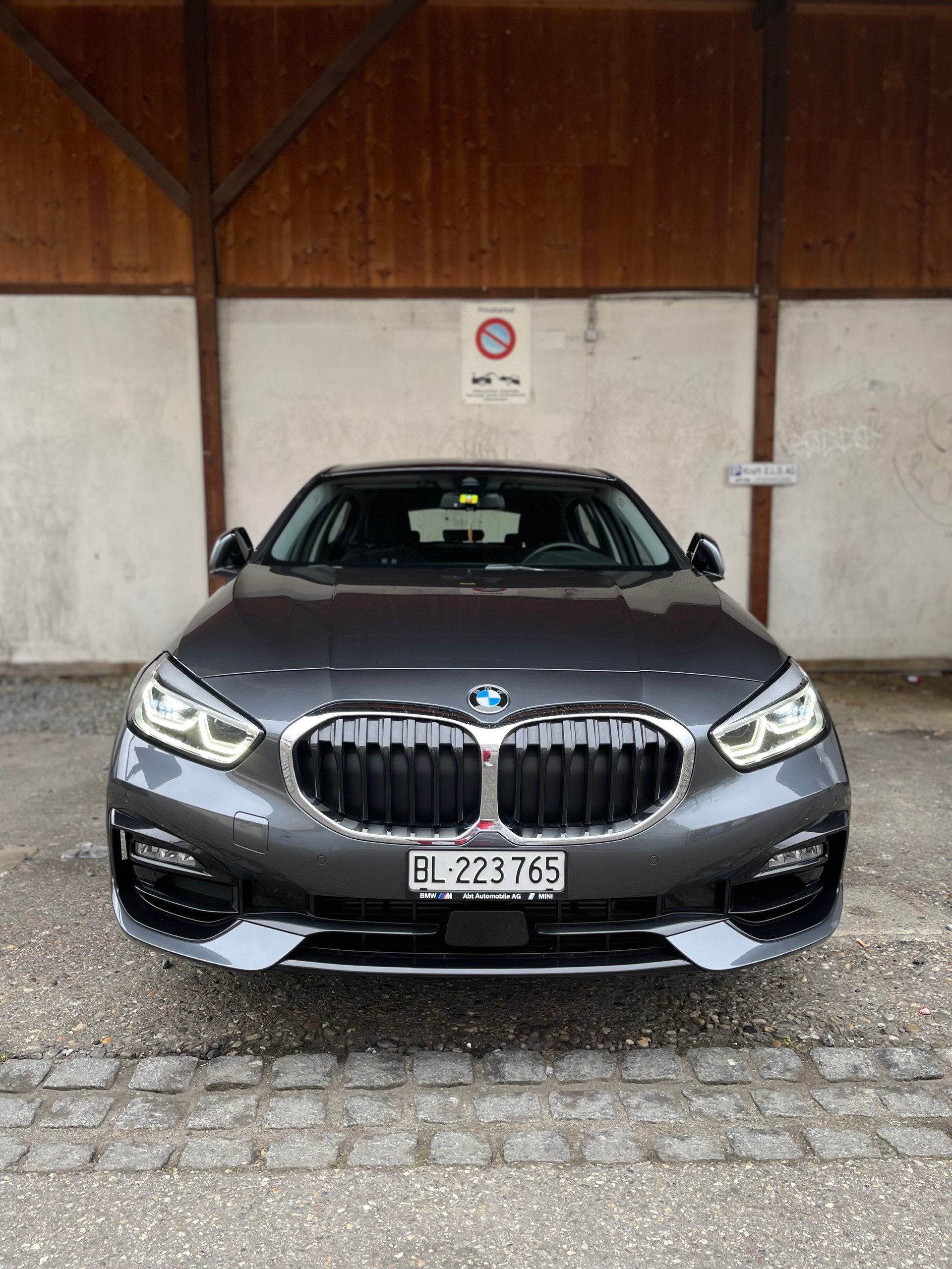 BMW BMW 118i Sport Line Steptronic-image-0