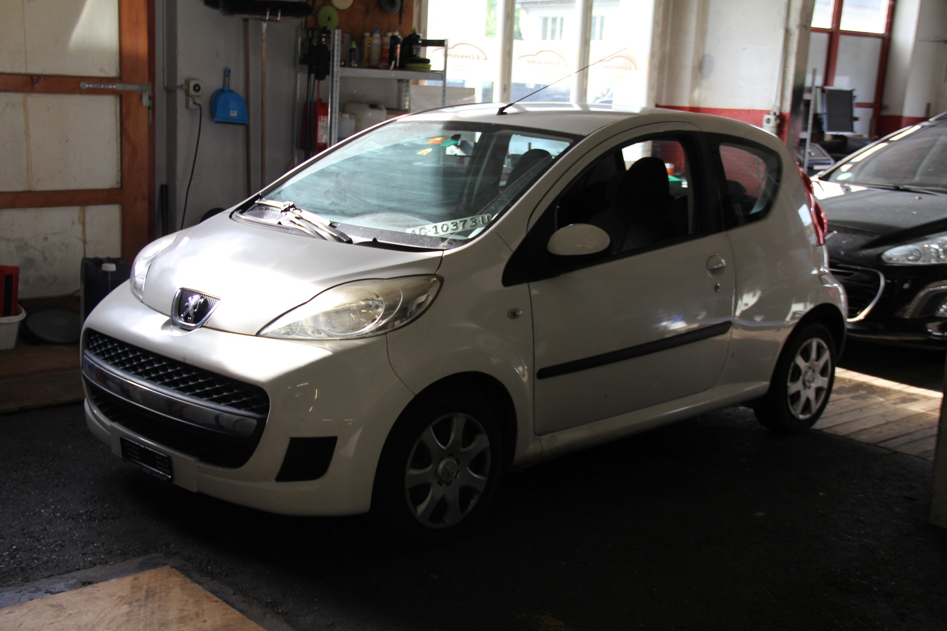 PEUGEOT 107 1.0 Urban-image-0