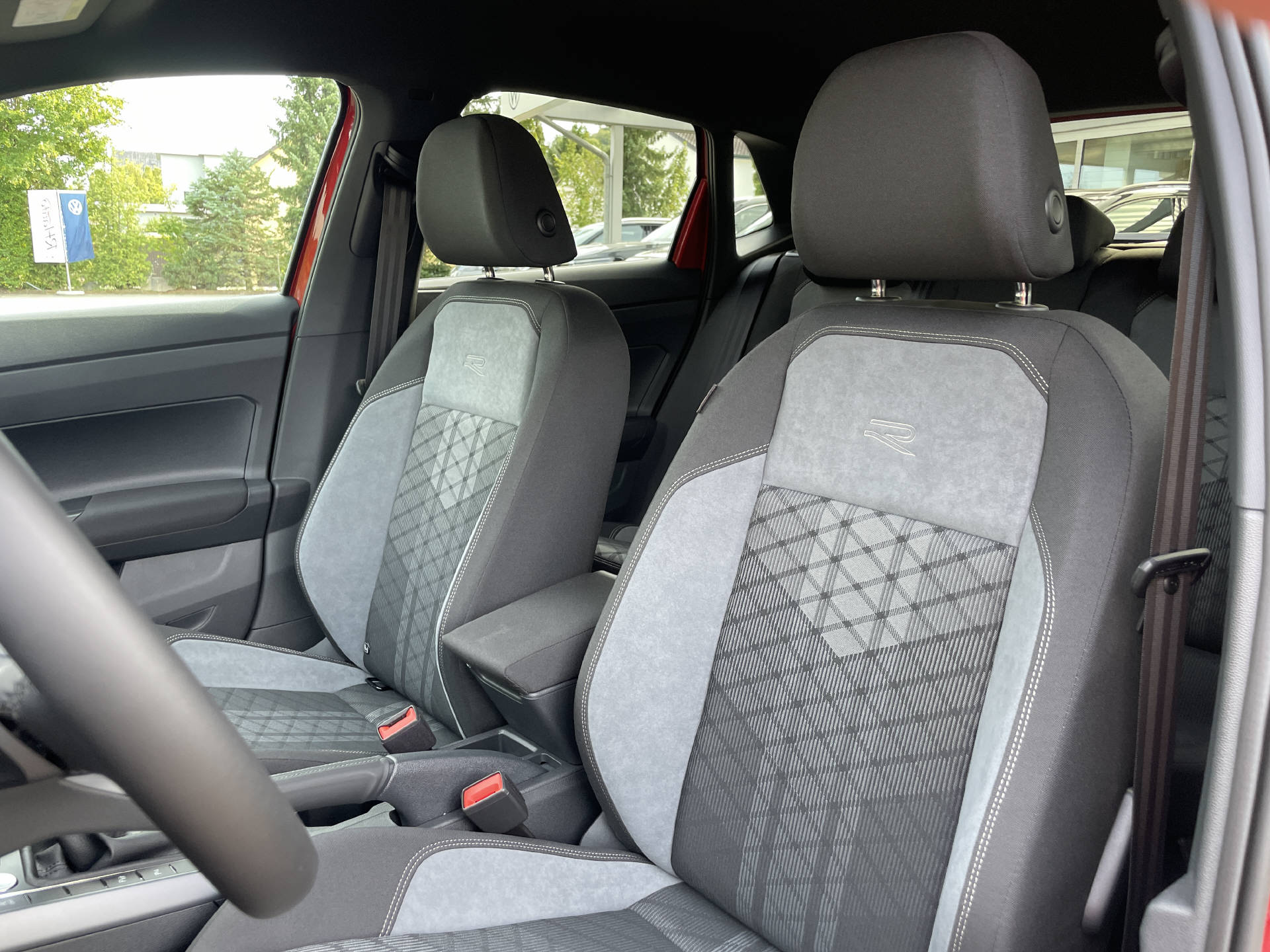 VW Polo 1.0 TSI R-Line DSG-image-7