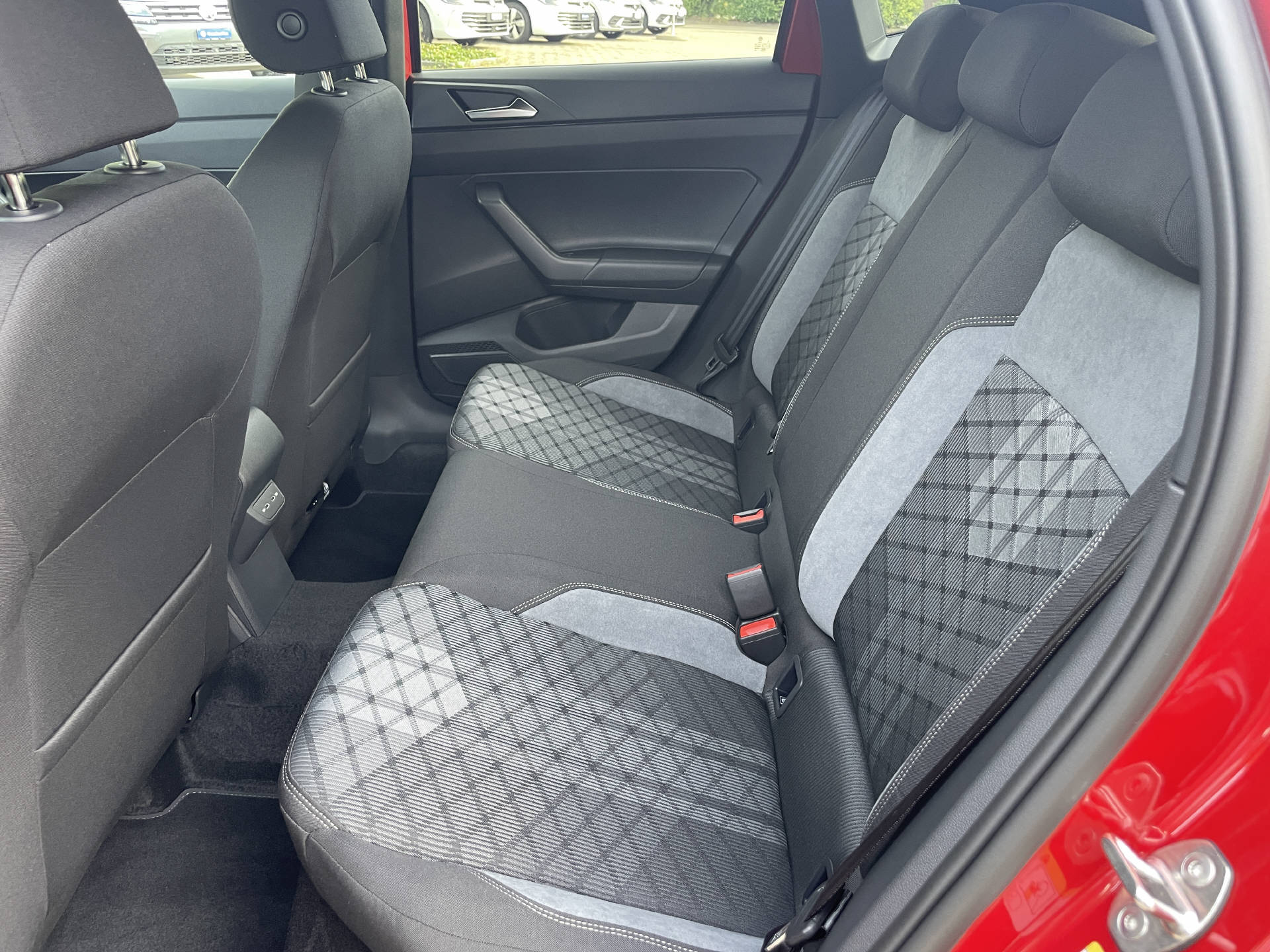 VW Polo 1.0 TSI R-Line DSG-image-9