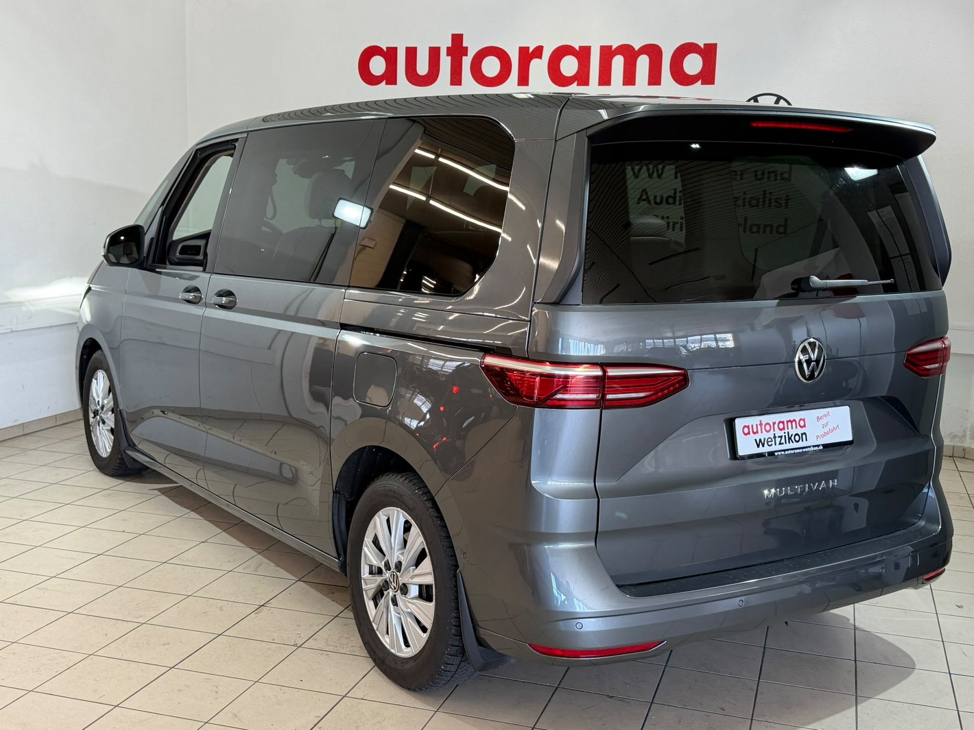 VW Multivan 2.0 TDI DSG-image-2