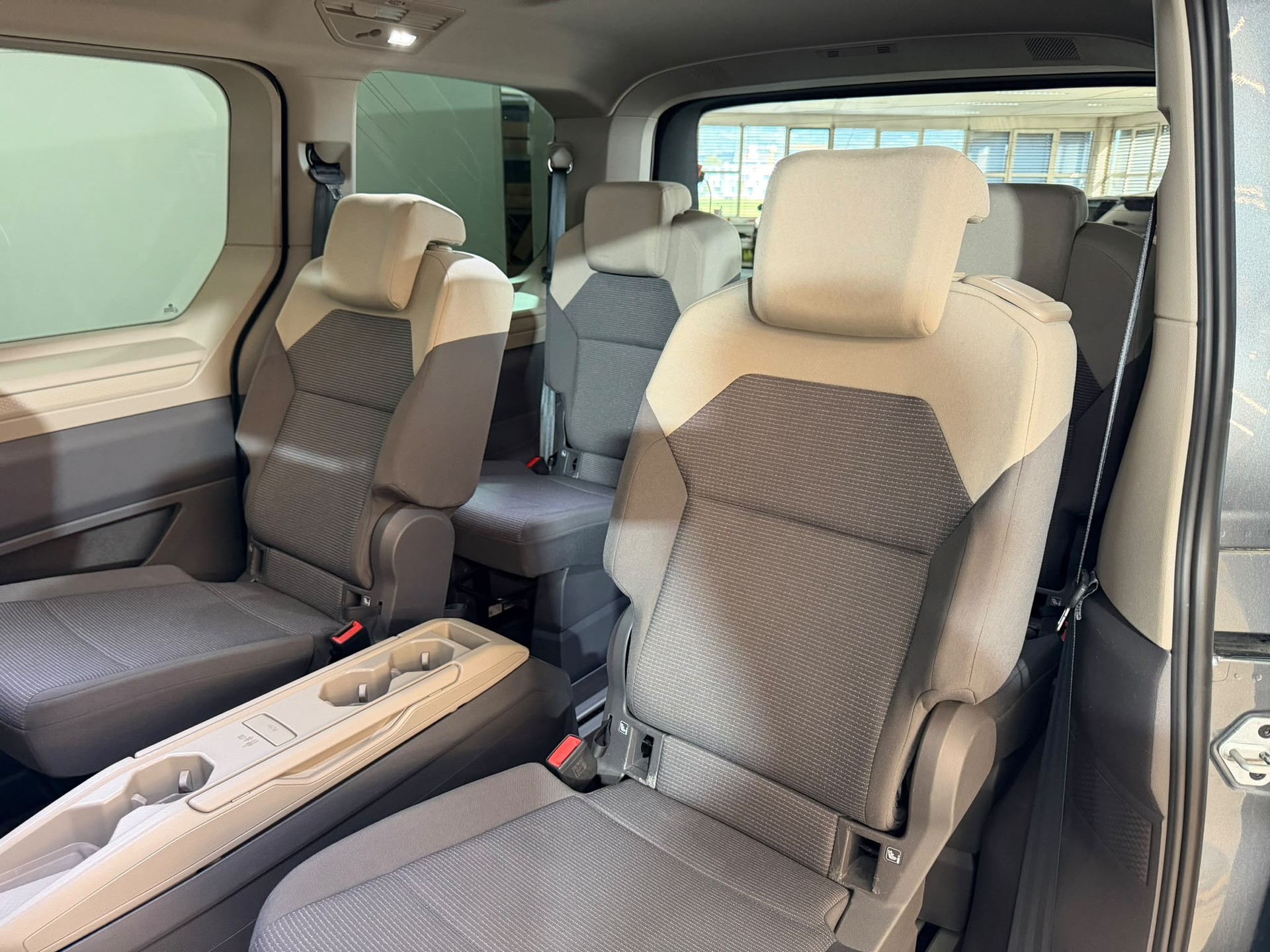 VW Multivan 2.0 TDI DSG-image-5