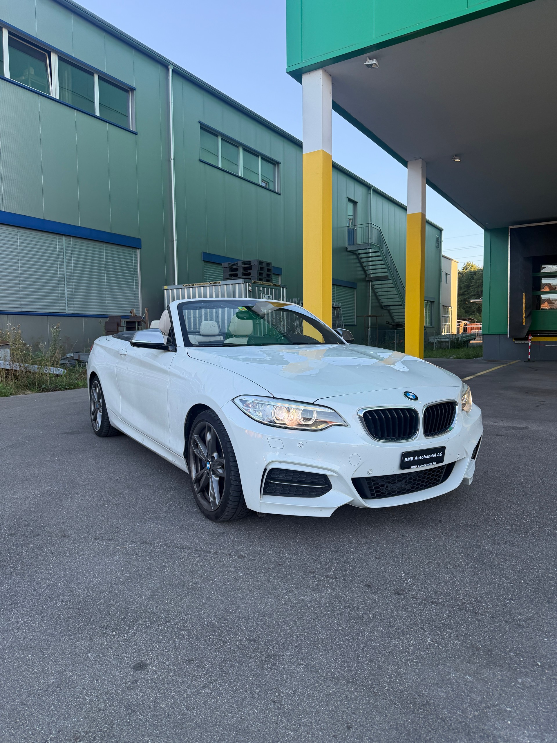 BMW M240i xDrive Steptronic-image-0