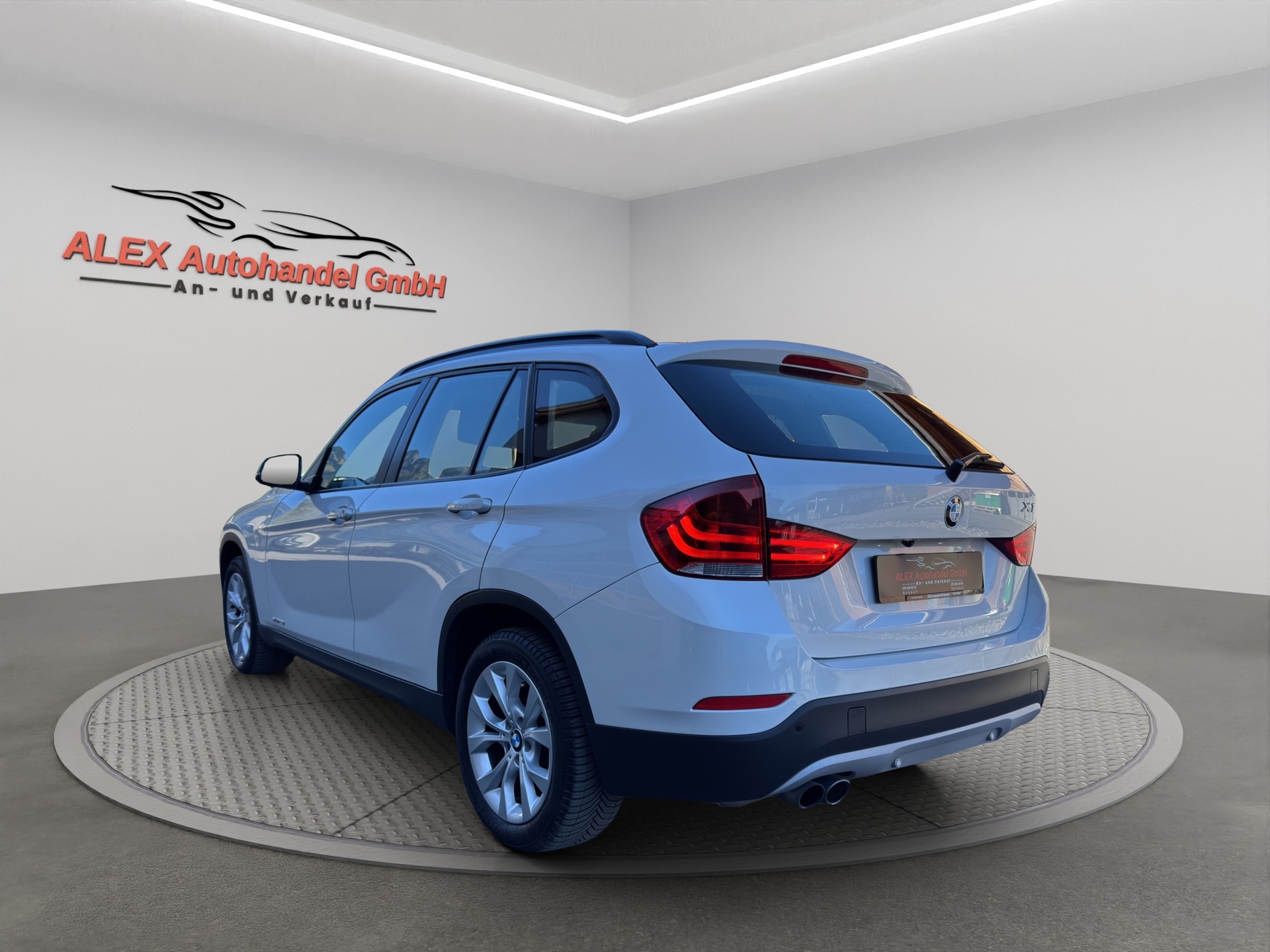 BMW X1 xDrive 28i xLine Steptronic-image-3