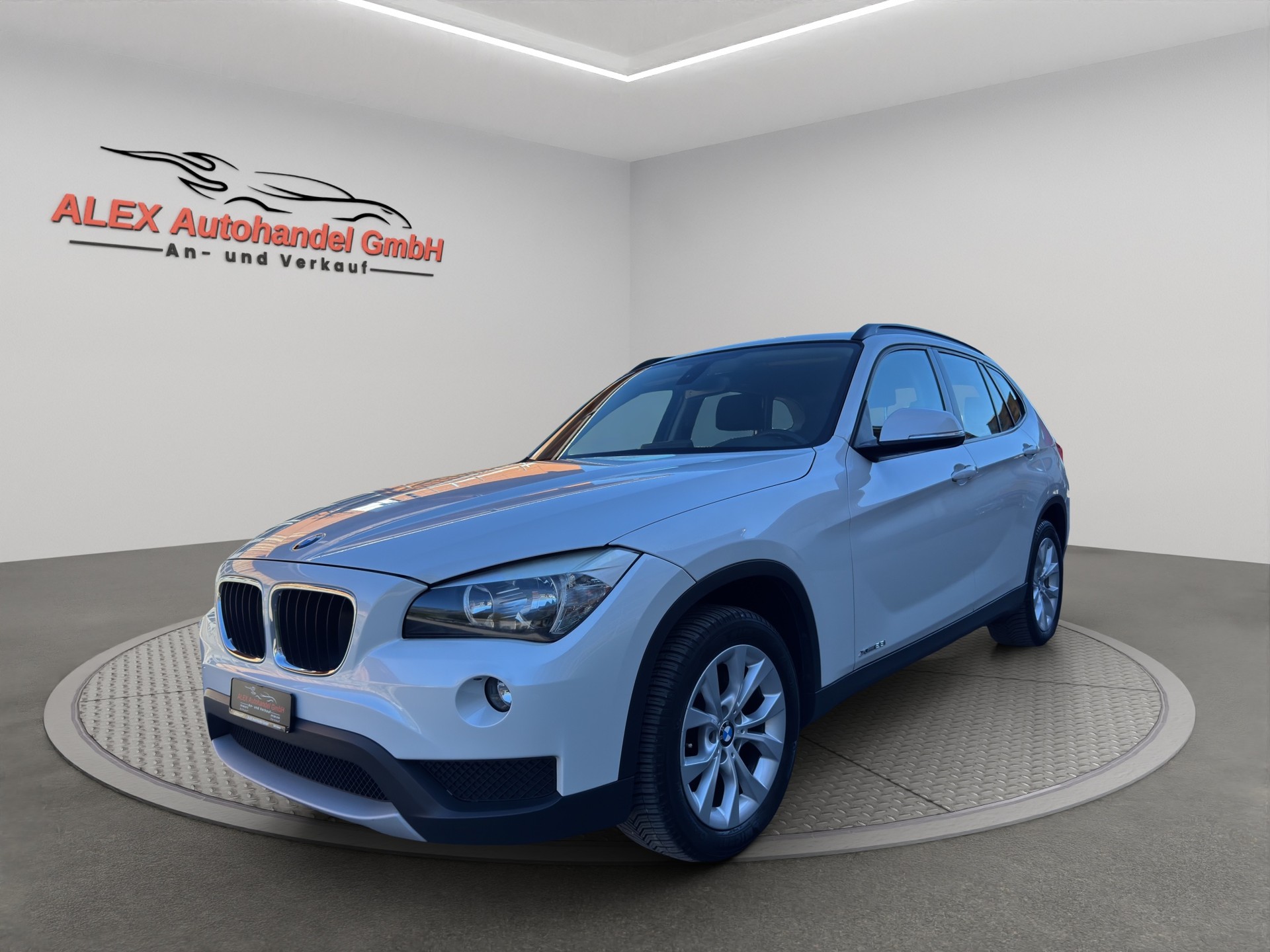 BMW X1 xDrive 28i xLine Steptronic-image-0