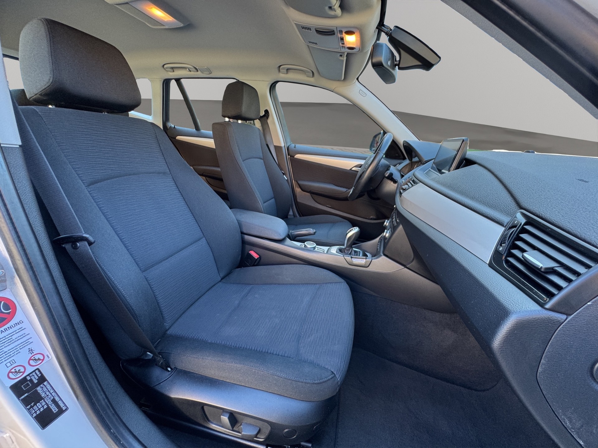 BMW X1 xDrive 28i xLine Steptronic-image-11