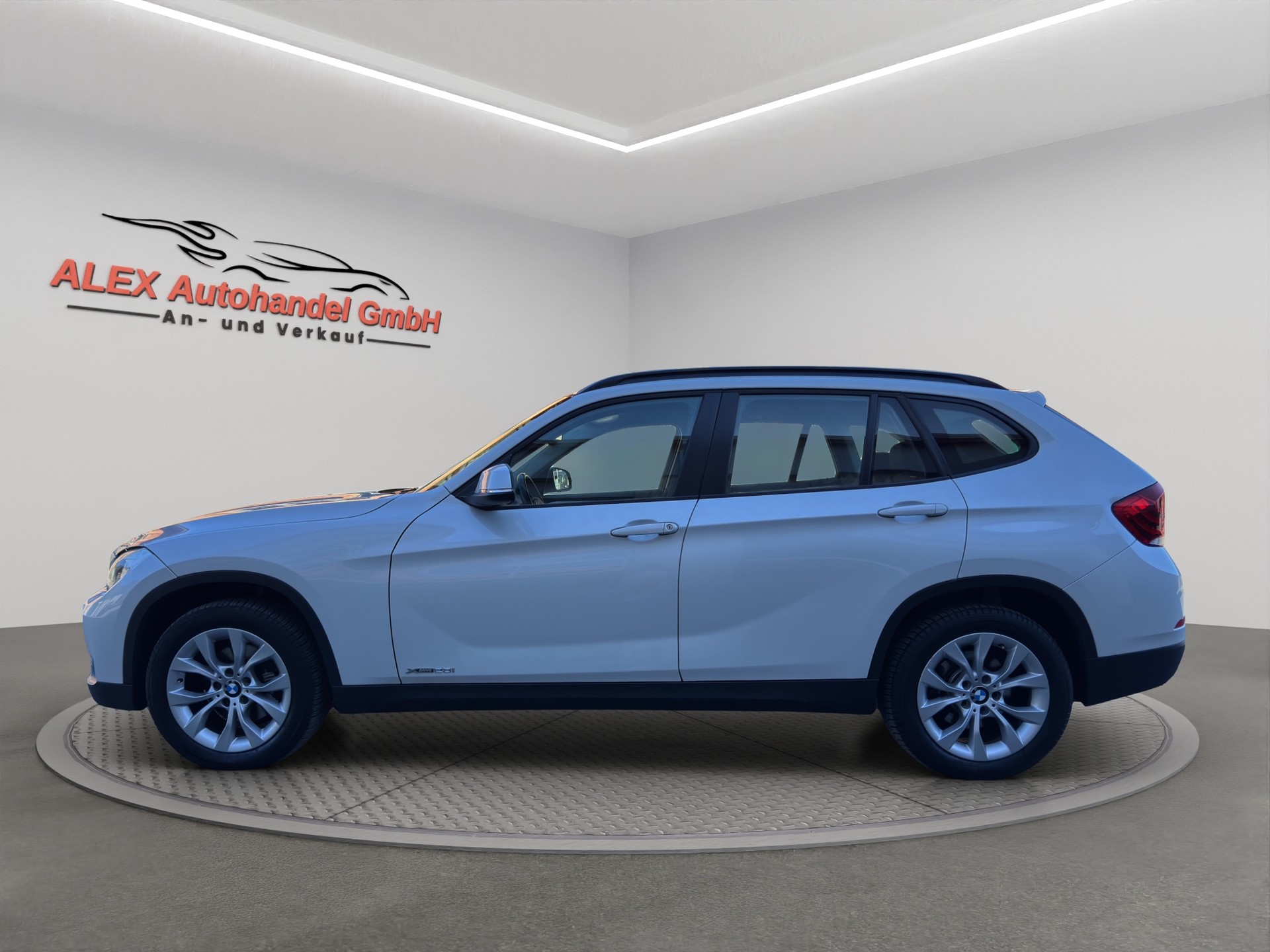 BMW X1 xDrive 28i xLine Steptronic-image-2