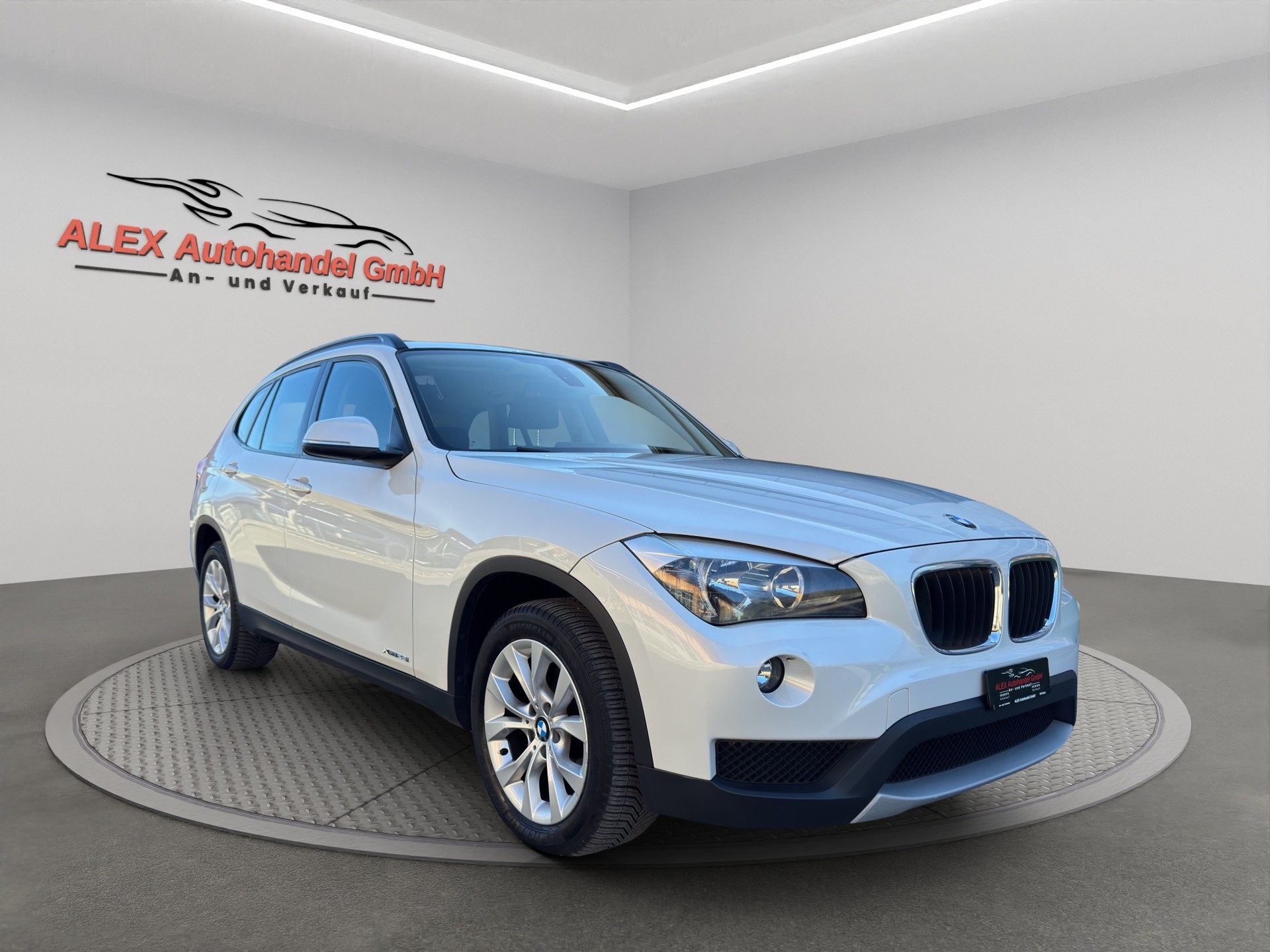 BMW X1 xDrive 28i xLine Steptronic-image-8