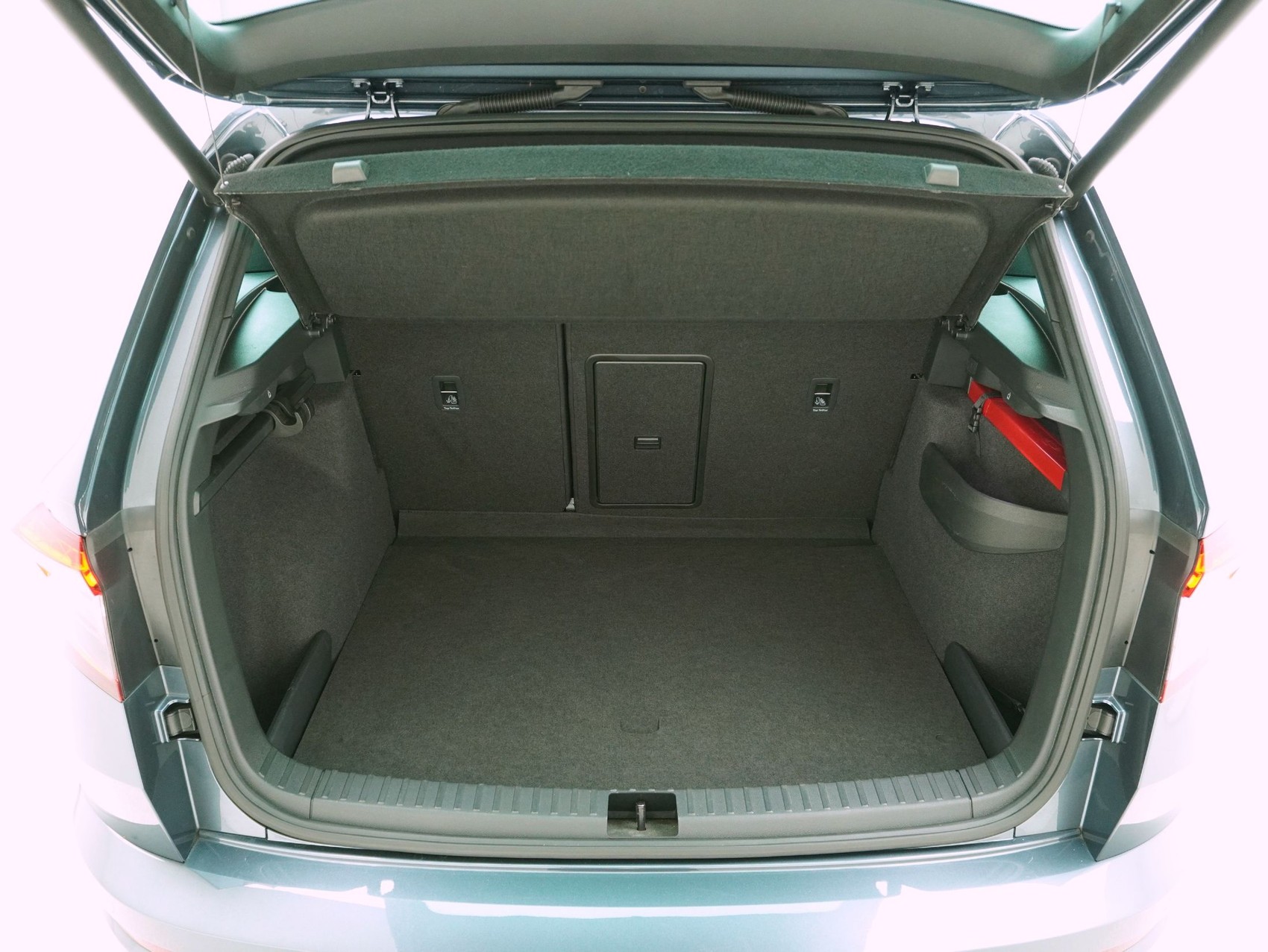 SKODA Karoq 2.0 TDI DSG Sport Line 4x4-image-11