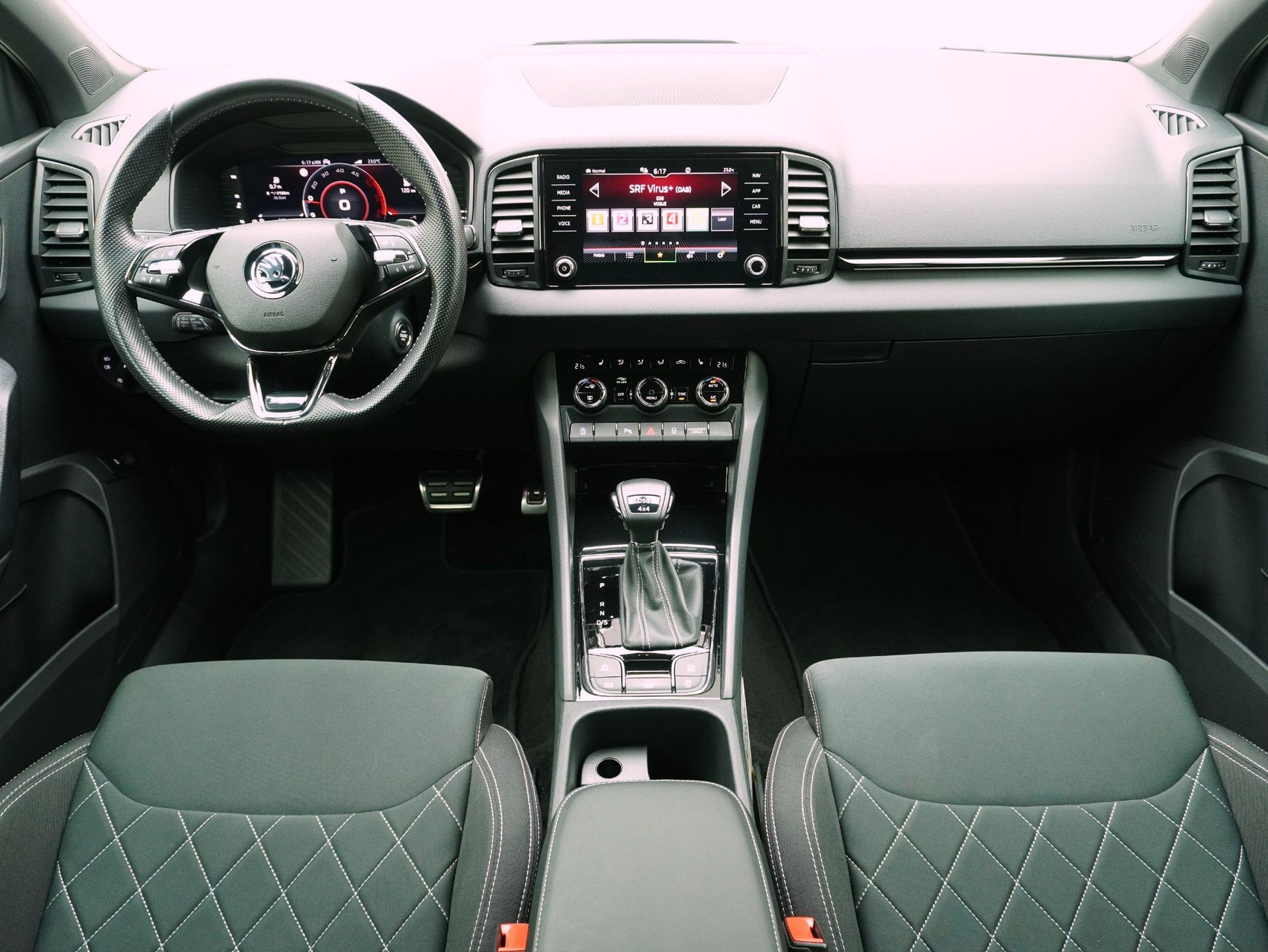 SKODA Karoq 2.0 TDI DSG Sport Line 4x4-image-12