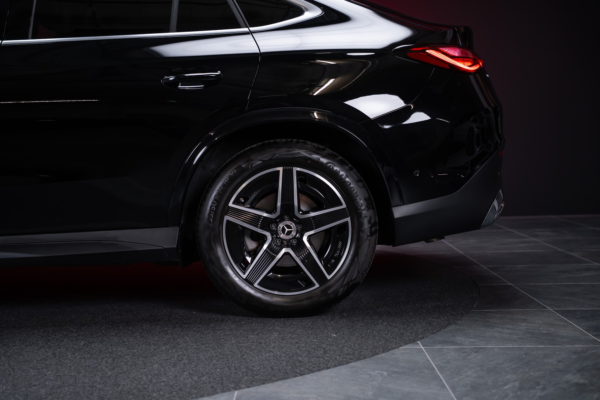 MERCEDES-BENZ GLC 300 AMG Line 4matic Coupé / Panorama-Glasdach / Burmester / 360°Kamera-image-15