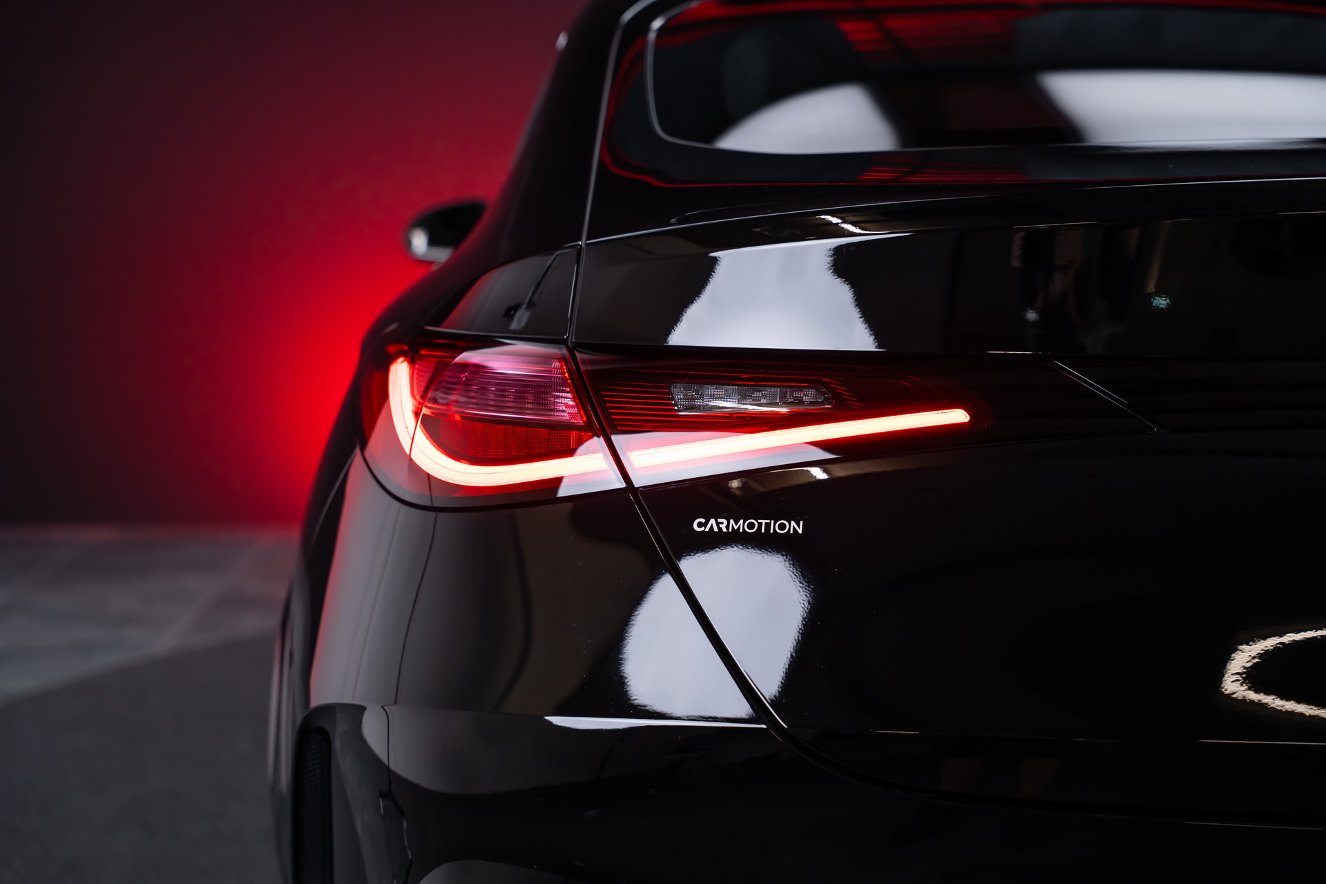 MERCEDES-BENZ GLC 300 AMG Line 4matic Coupé / Panorama-Glasdach / Burmester / 360°Kamera-image-7