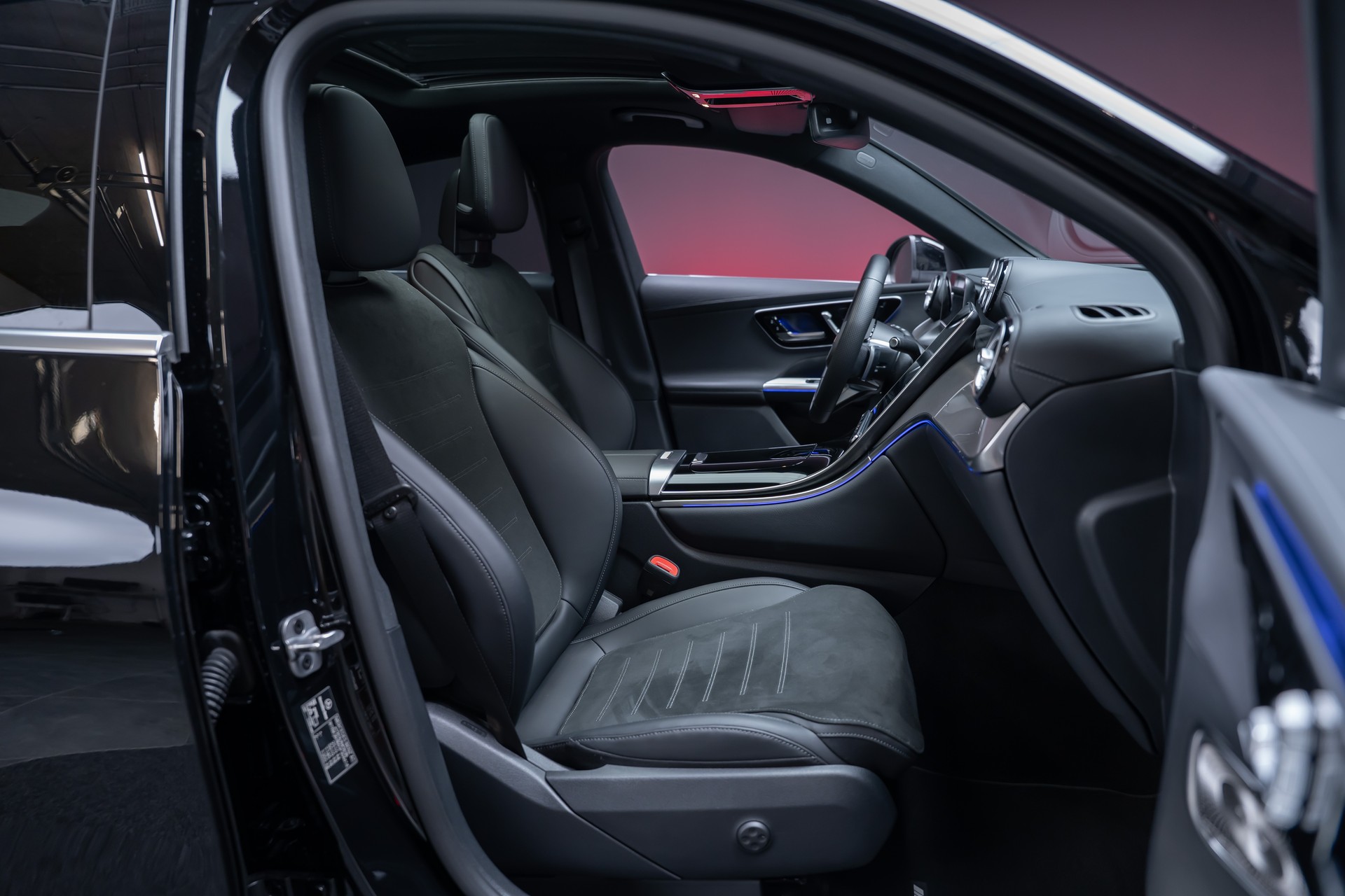 MERCEDES-BENZ GLC 300 AMG Line 4matic Coupé / Panorama-Glasdach / Burmester / 360°Kamera-image-27