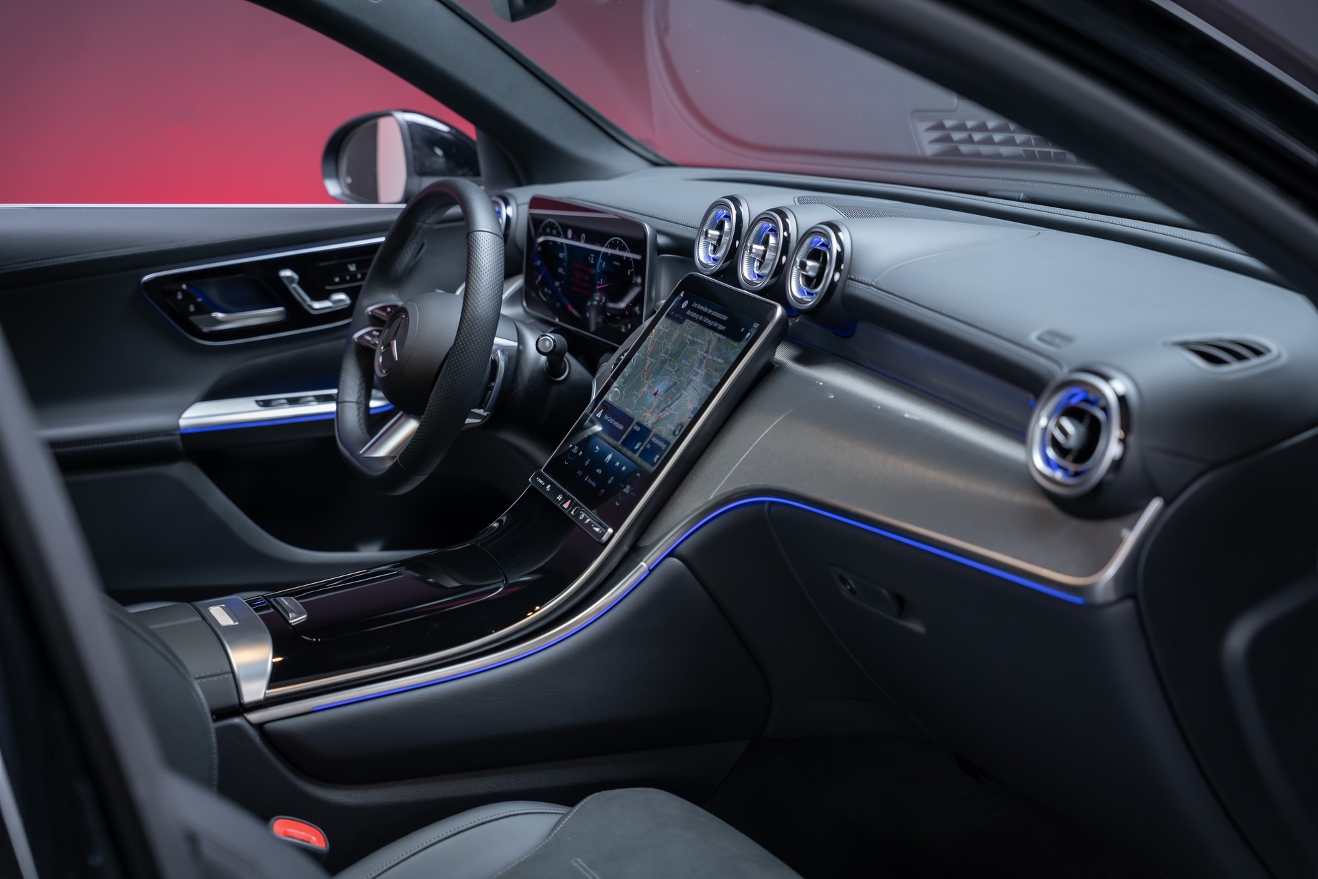 MERCEDES-BENZ GLC 300 AMG Line 4matic Coupé / Panorama-Glasdach / Burmester / 360°Kamera-image-28
