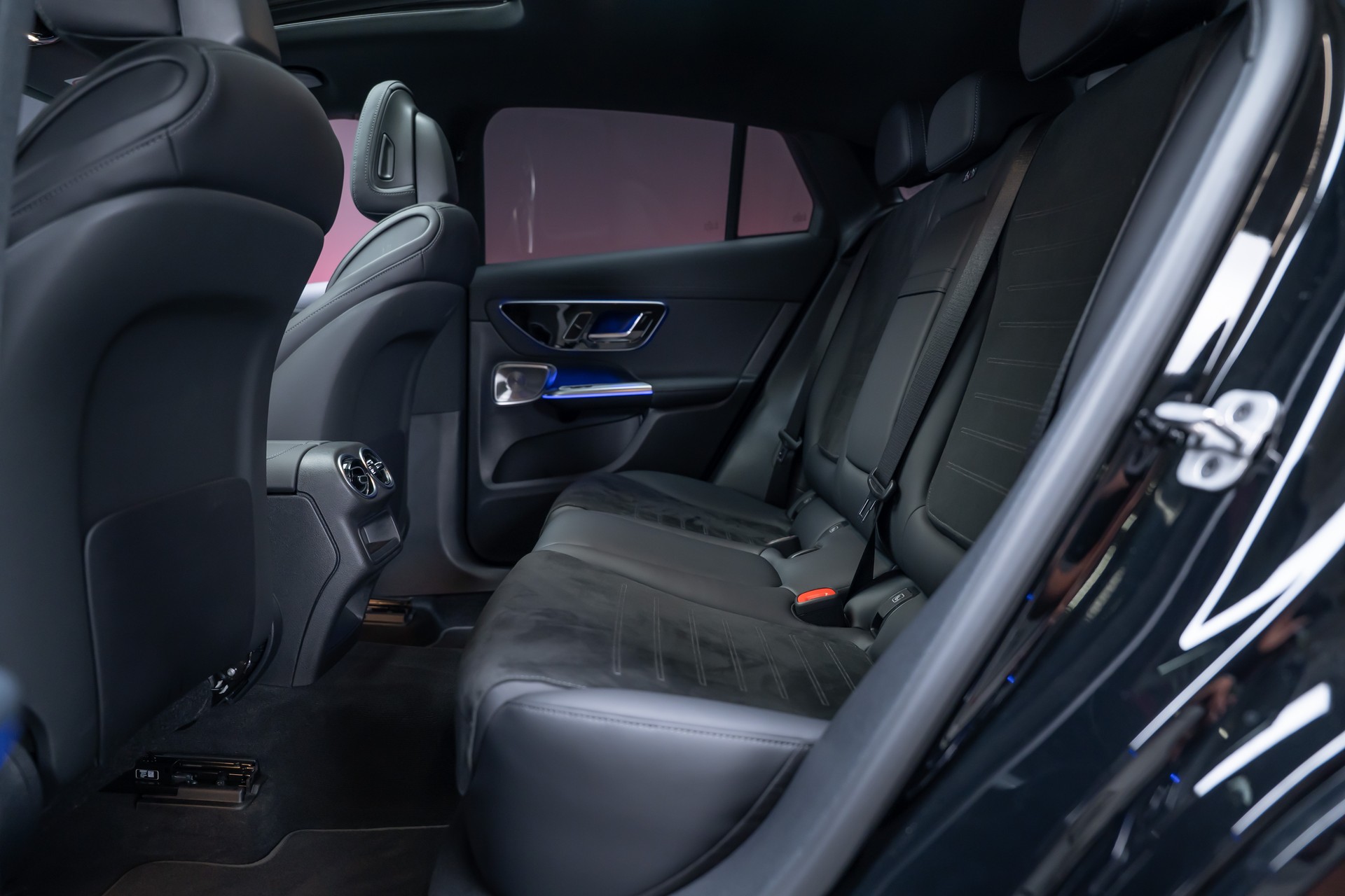 MERCEDES-BENZ GLC 300 AMG Line 4matic Coupé / Panorama-Glasdach / Burmester / 360°Kamera-image-23