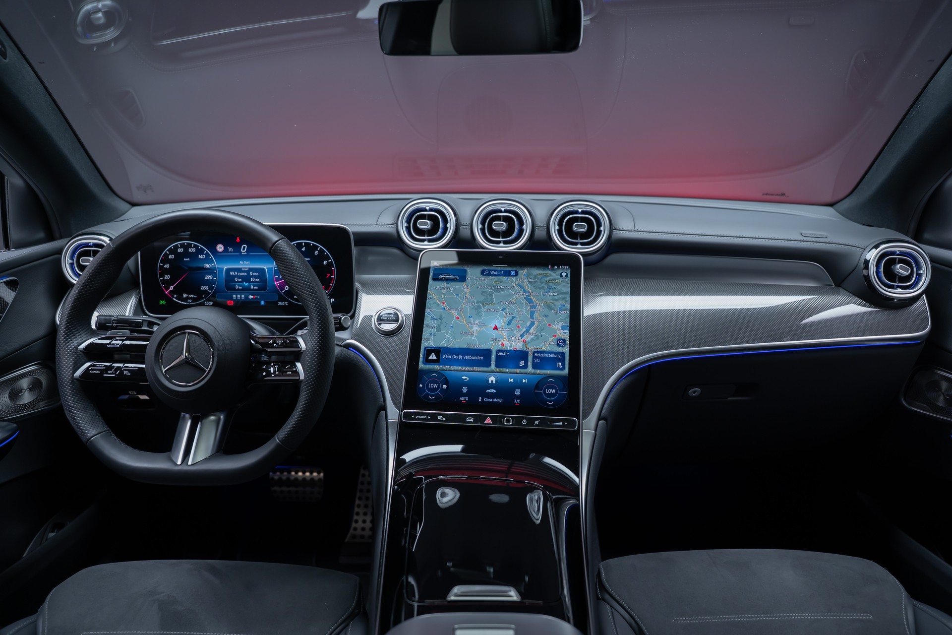 MERCEDES-BENZ GLC 300 AMG Line 4matic Coupé / Panorama-Glasdach / Burmester / 360°Kamera-image-29