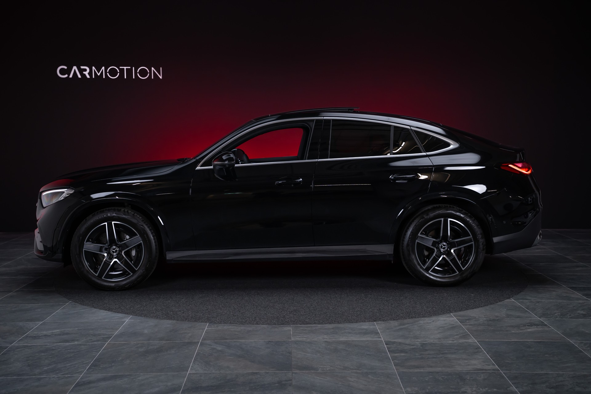 MERCEDES-BENZ GLC 300 AMG Line 4matic Coupé / Panorama-Glasdach / Burmester / 360°Kamera-image-12