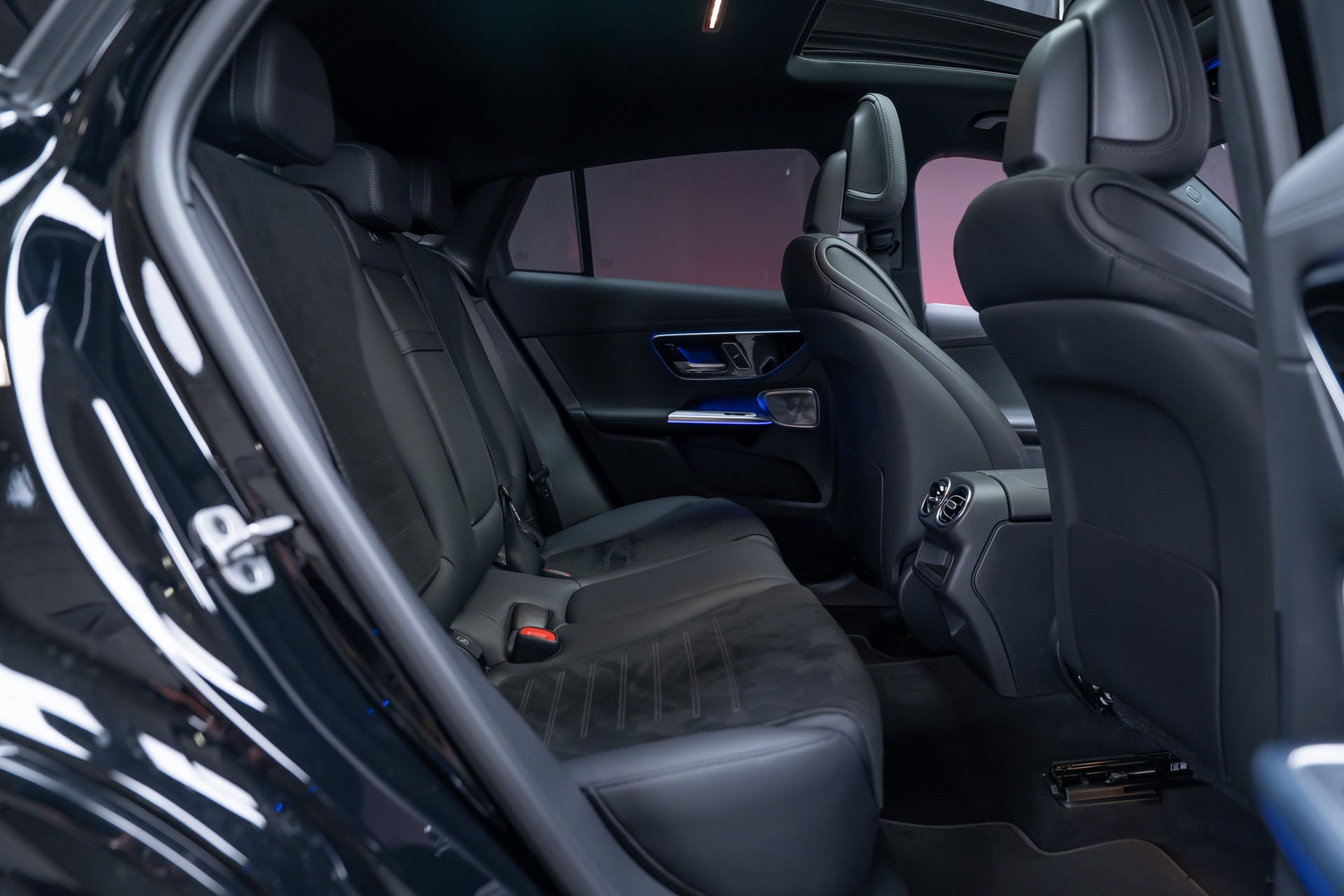 MERCEDES-BENZ GLC 300 AMG Line 4matic Coupé / Panorama-Glasdach / Burmester / 360°Kamera-image-25