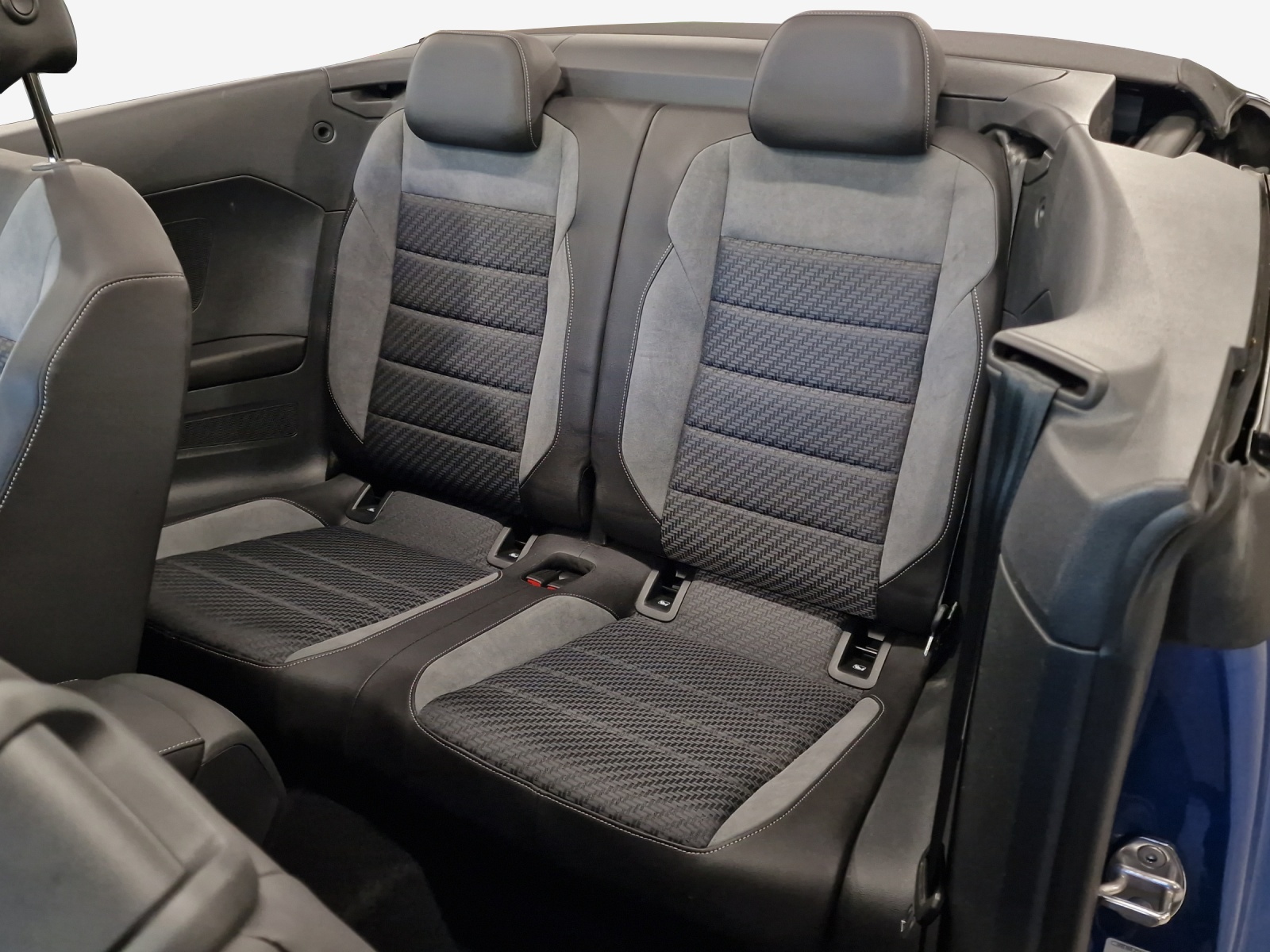 VW T-Roc Cabriolet 1.5 TSI EVO R-Line DSG-image-11