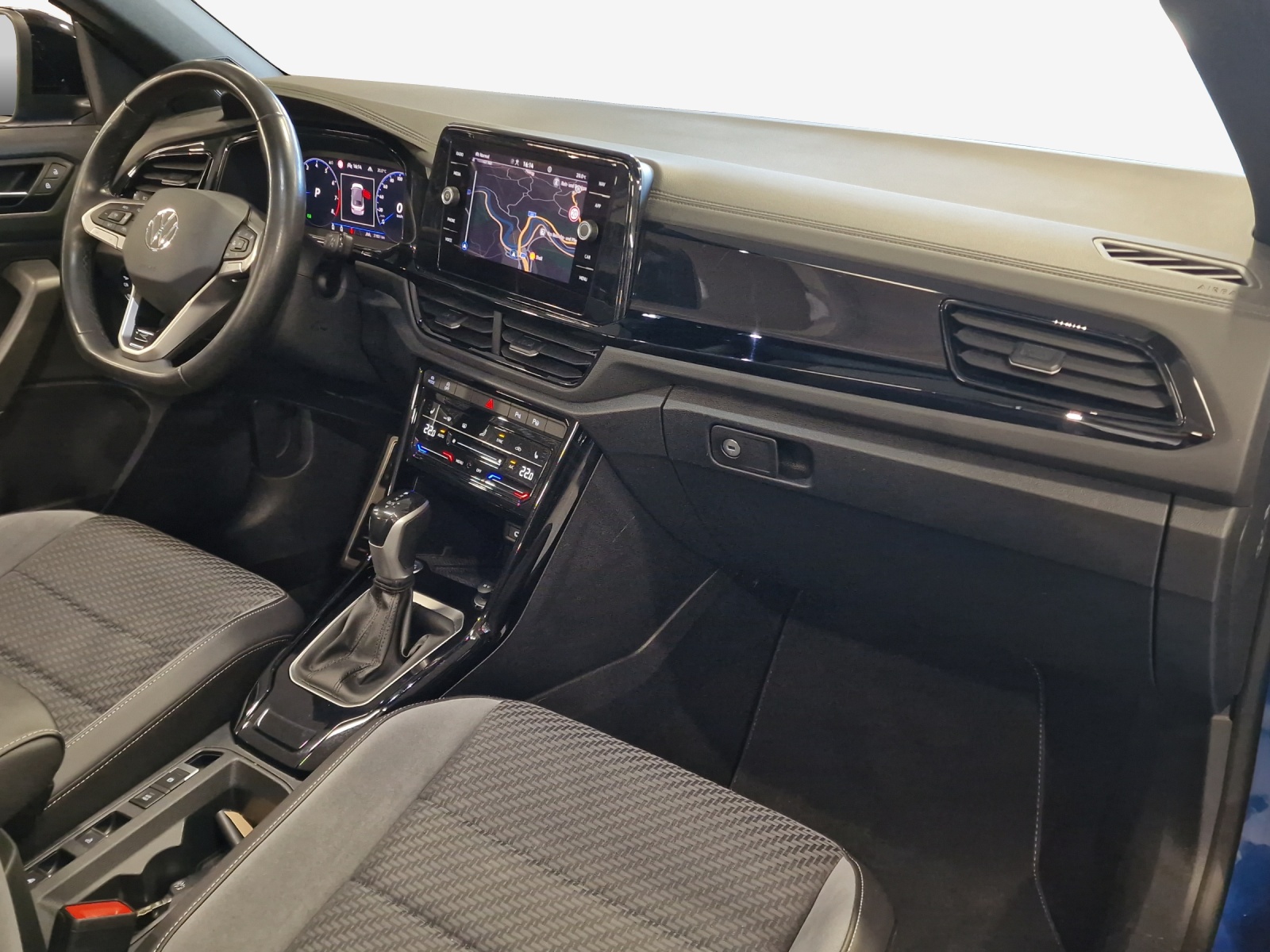 VW T-Roc Cabriolet 1.5 TSI EVO R-Line DSG-image-13