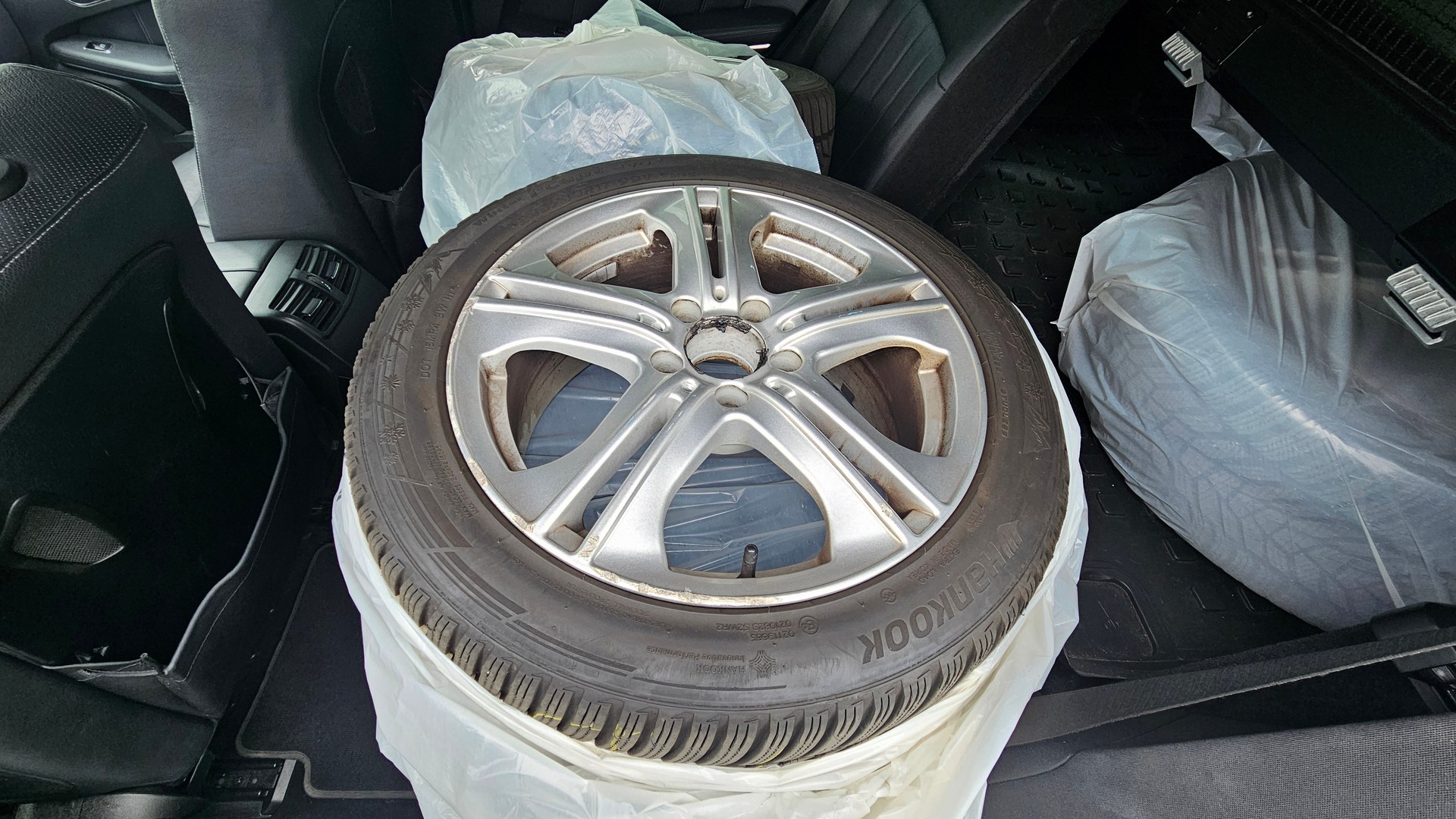 MERCEDES-BENZ E 350 BlueTEC Avantgarde 4Matic 7G-Tronic-image-10