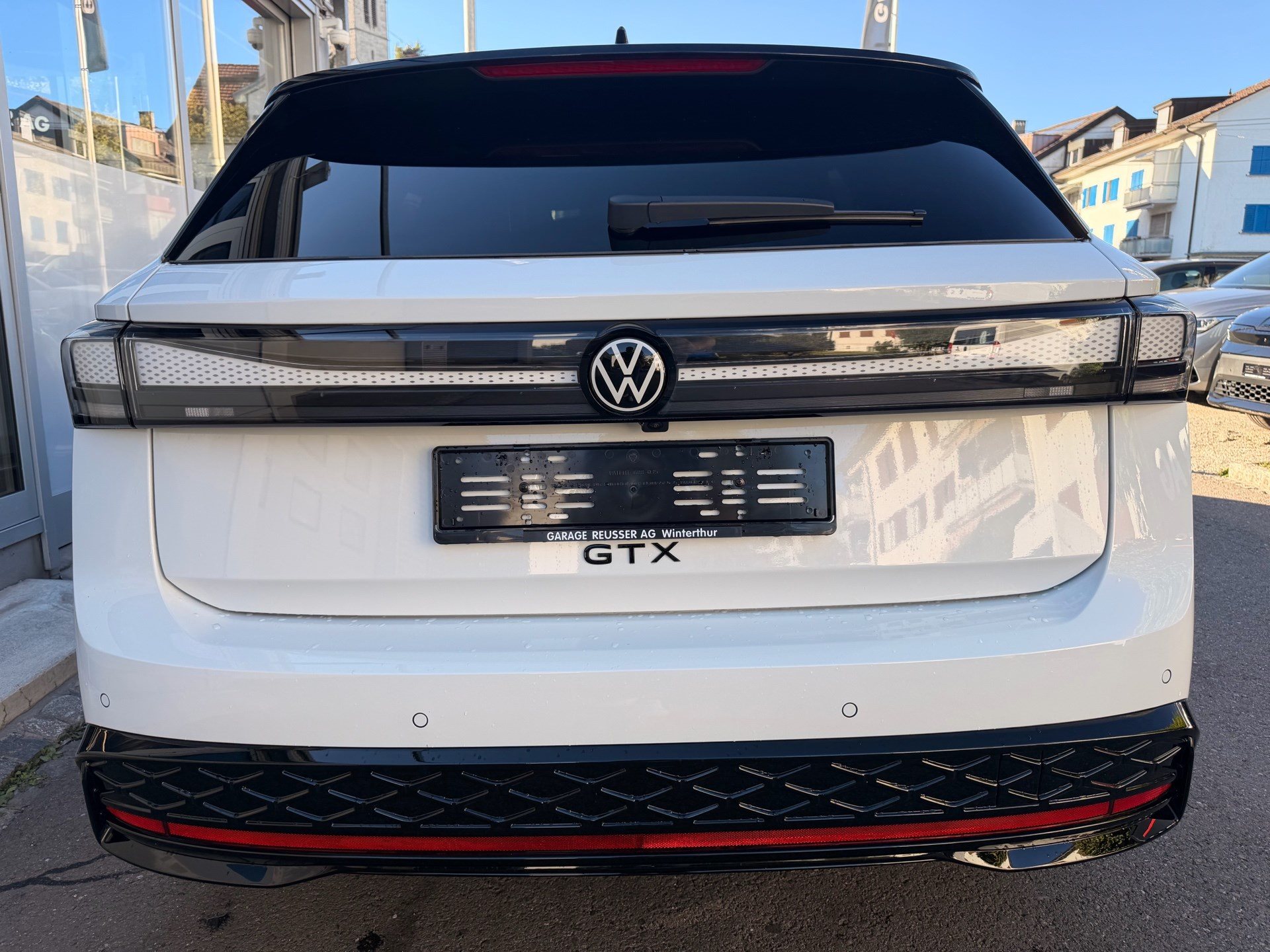 VW ID.7 TOURER GTX 340 PS 4MOTION *** VOLLAUSSTATTUG IN GLETSCHERWEISS ***-image-4