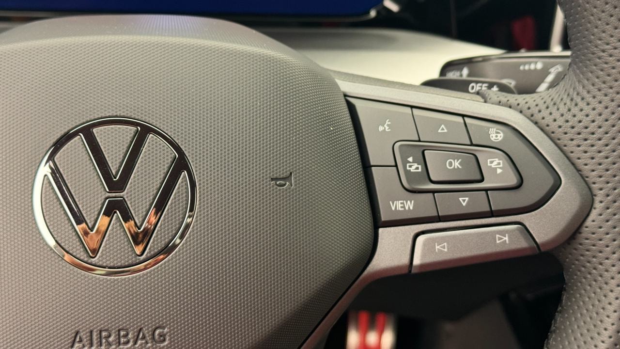 VW Golf 2.0 TSI GTI Edition 50 DSG-image-9
