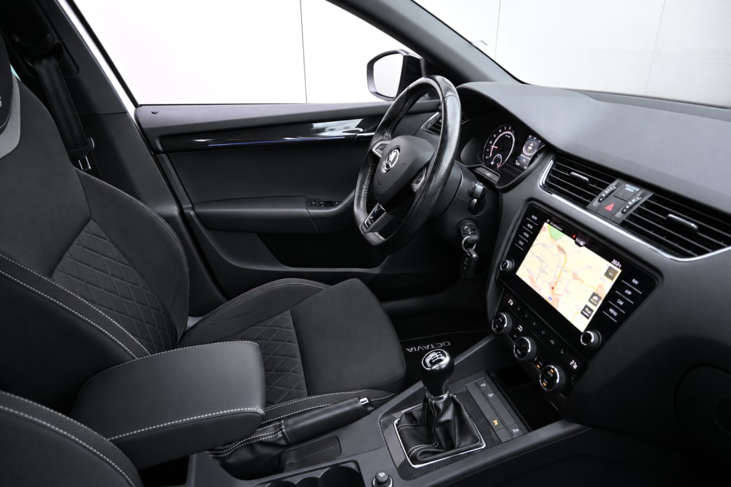 SKODA Octavia 2.0 TDI RS-image-6