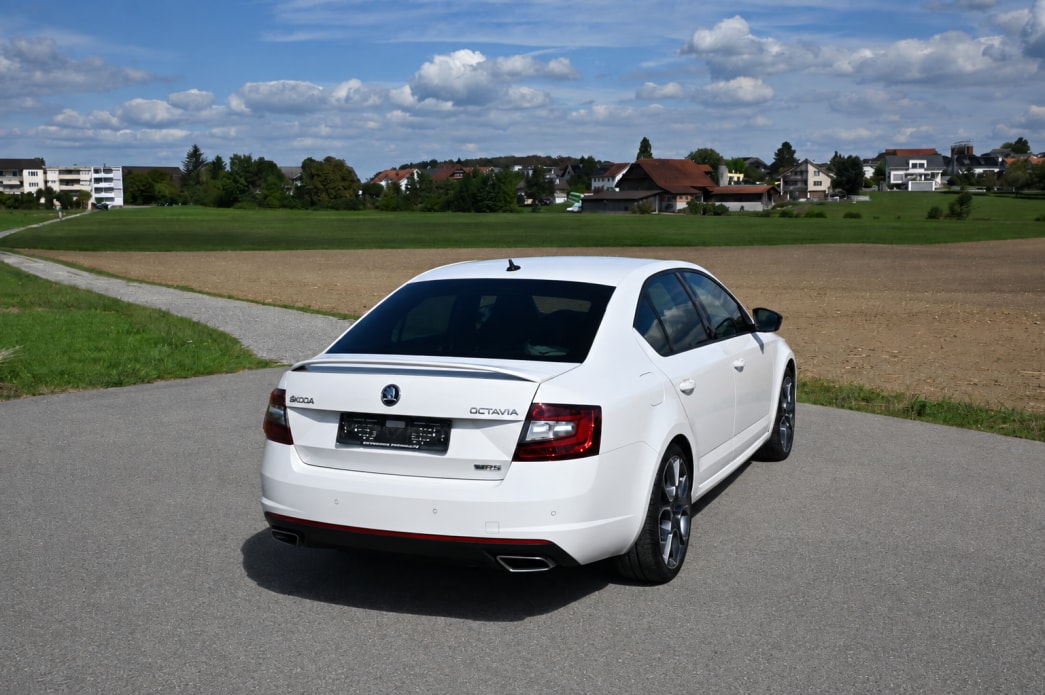 SKODA Octavia 2.0 TDI RS-image-2