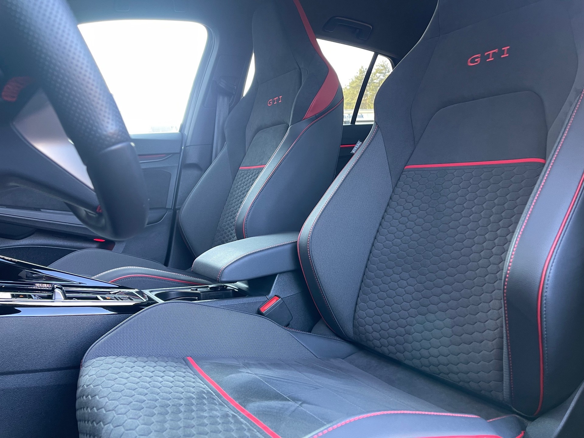 VW Golf 2.0 TSI GTI Clubsport DSG-image-10