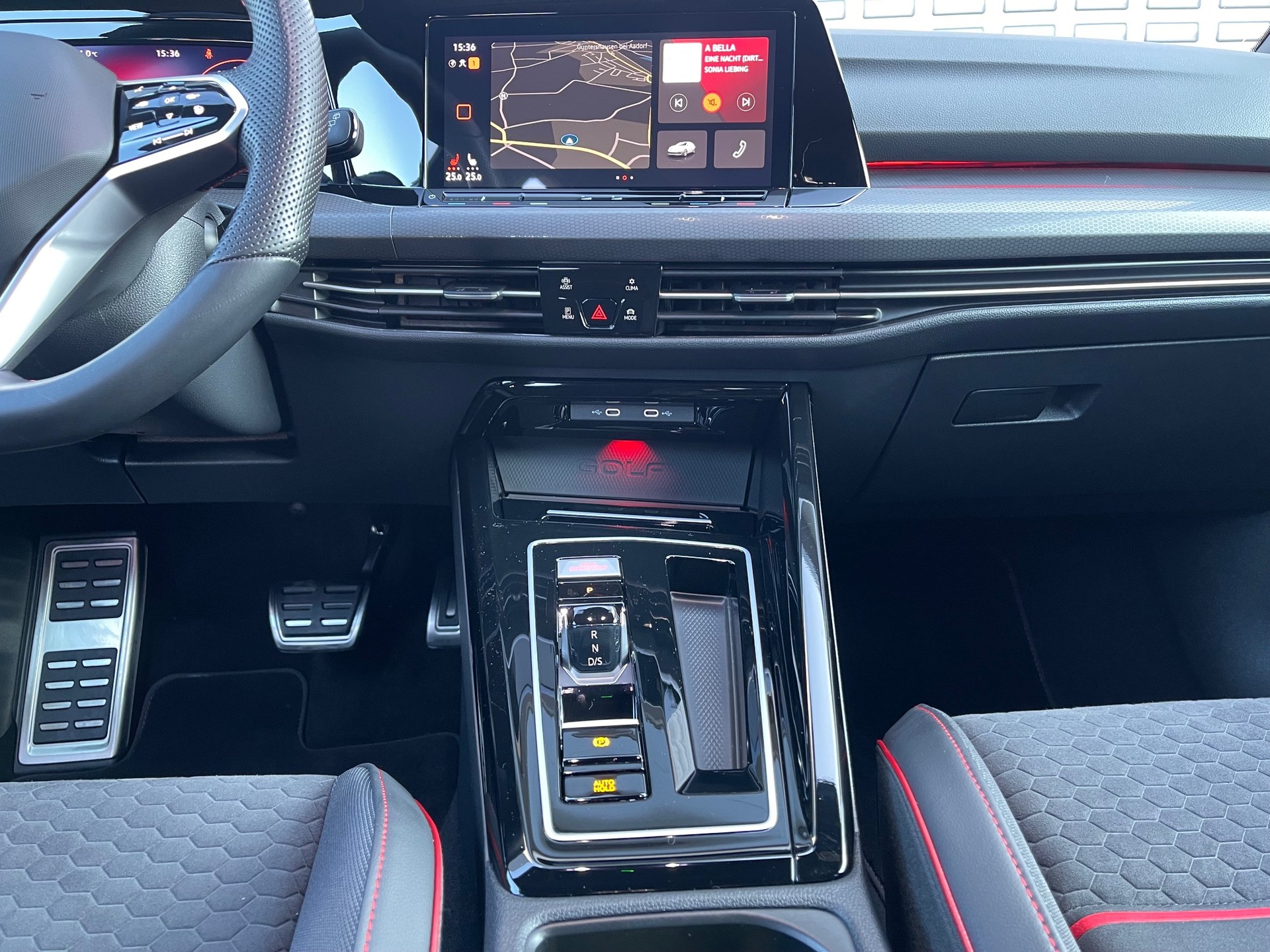 VW Golf 2.0 TSI GTI Clubsport DSG-image-15