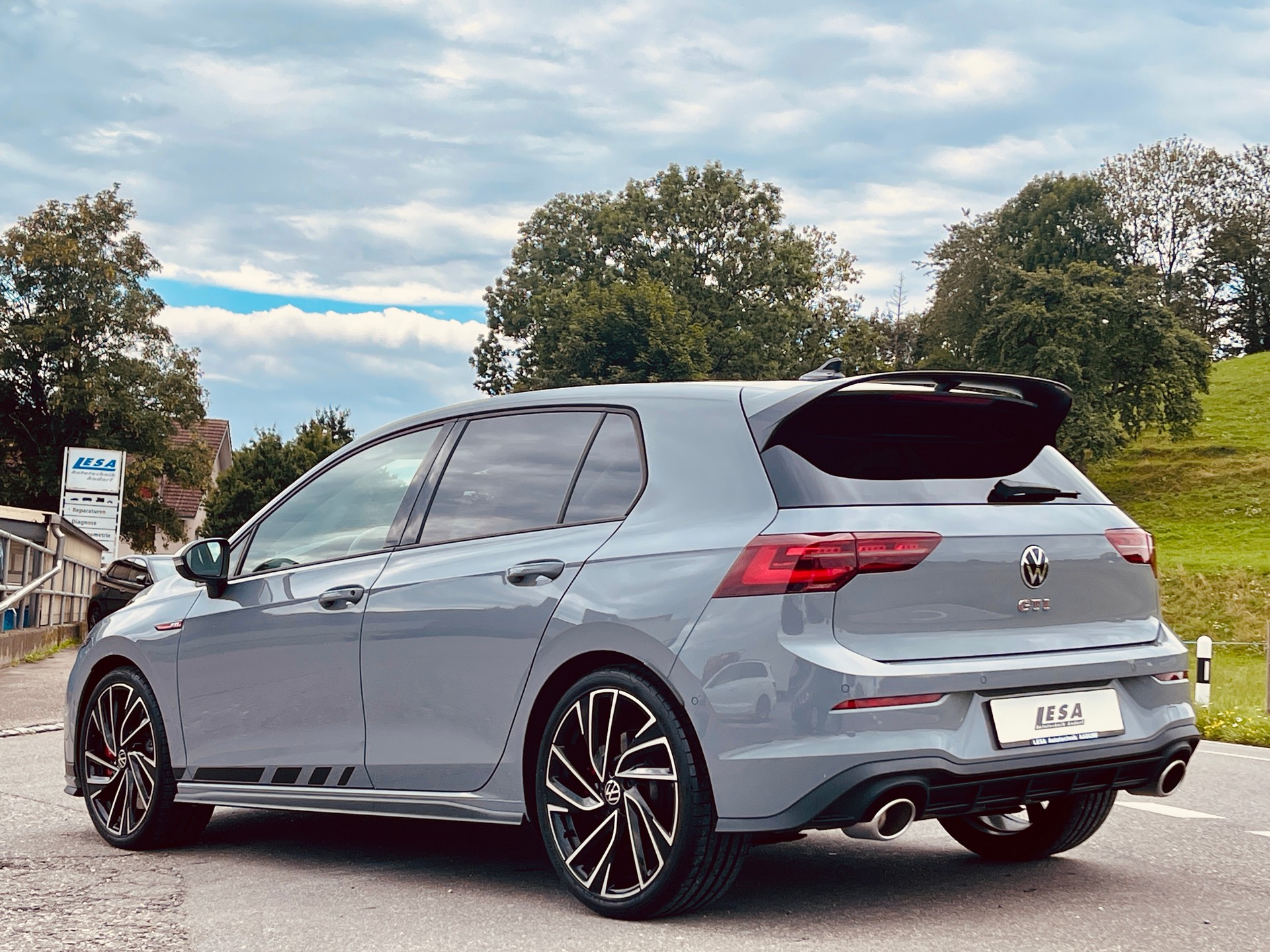 VW Golf 2.0 TSI GTI Clubsport DSG-image-2