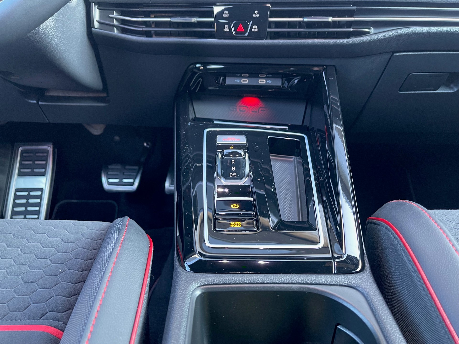 VW Golf 2.0 TSI GTI Clubsport DSG-image-16