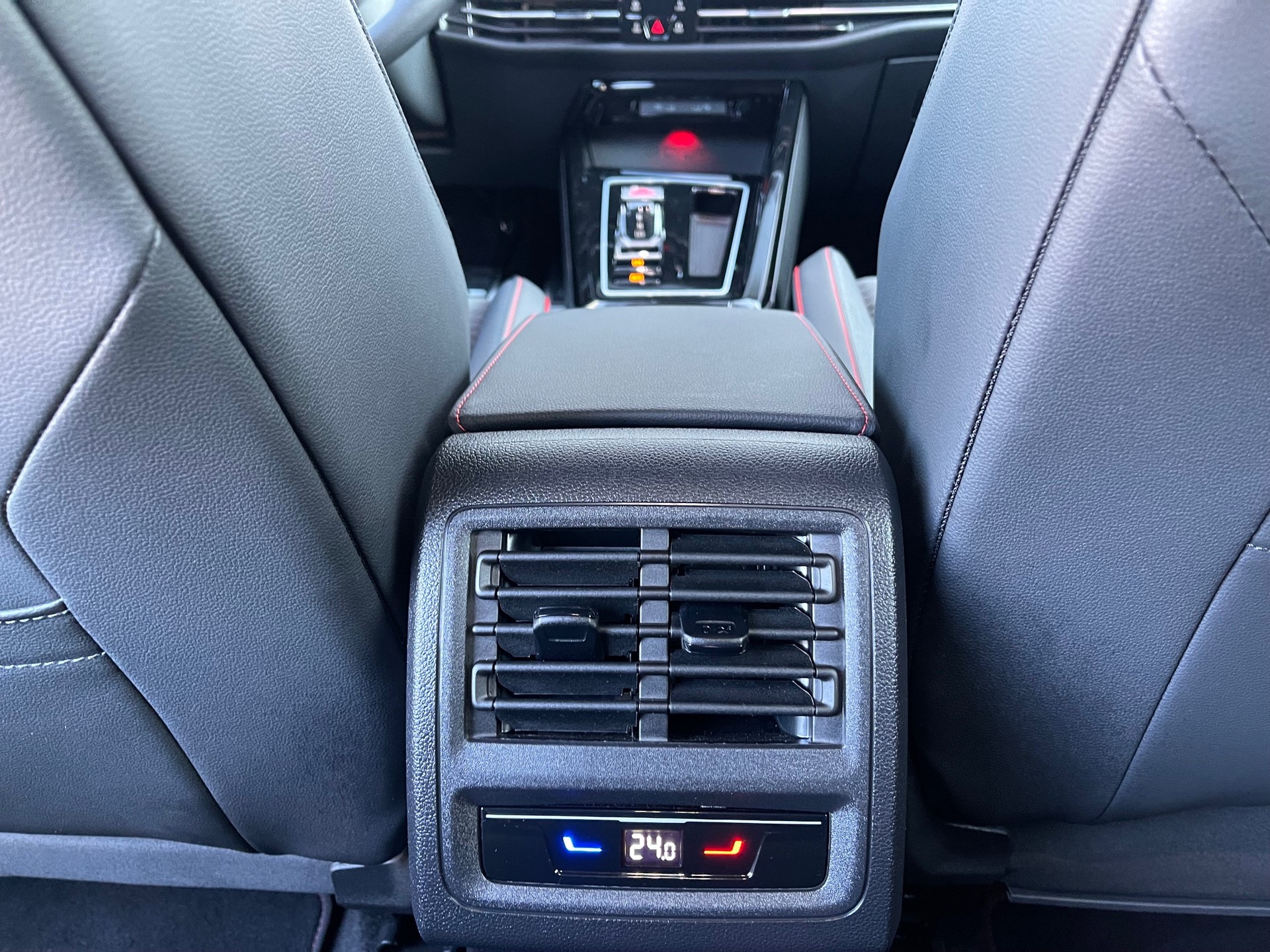 VW Golf 2.0 TSI GTI Clubsport DSG-image-12
