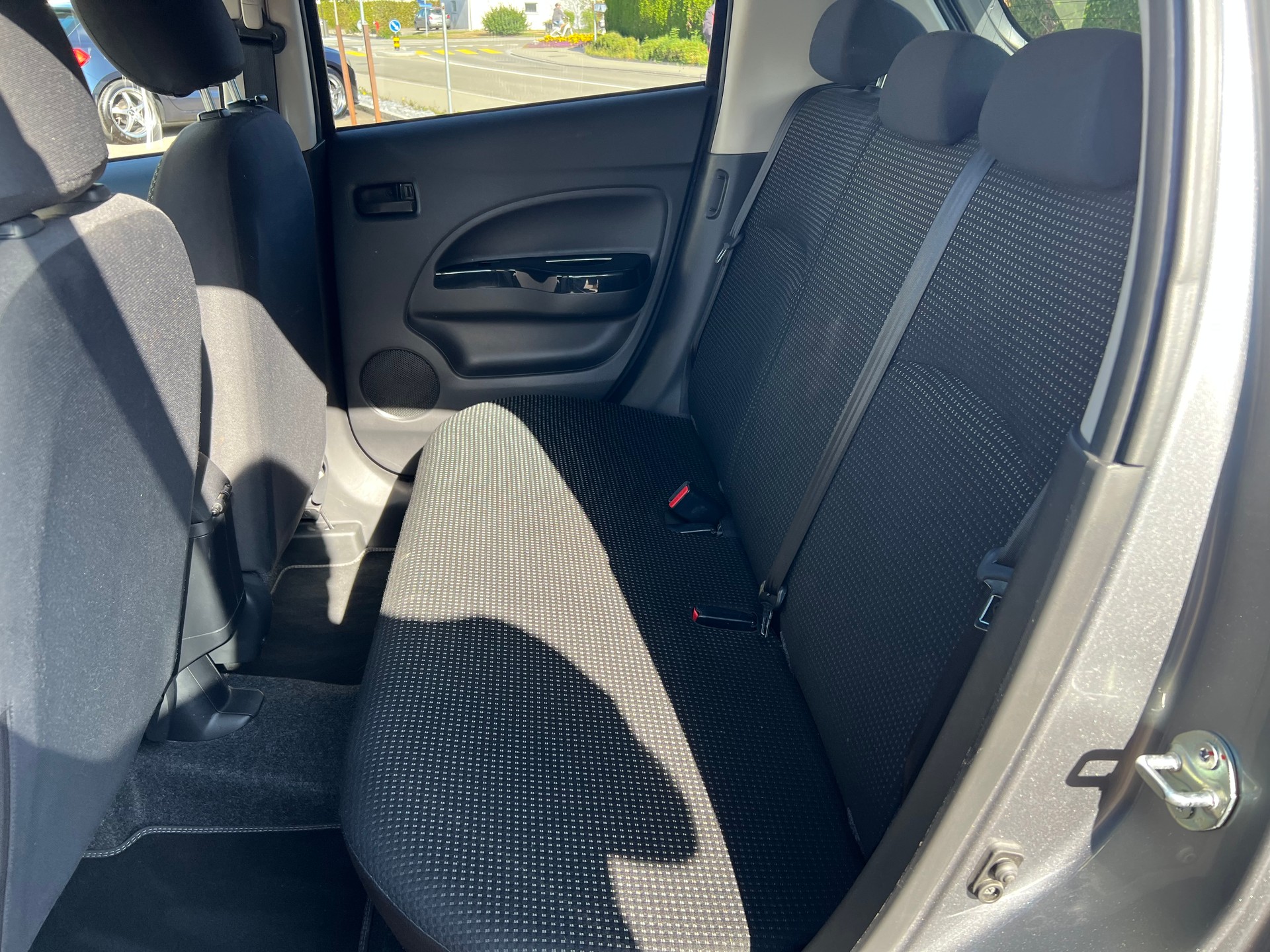 MITSUBISHI Space Star 1.2 Navigator Color Celebration CVT-image-21
